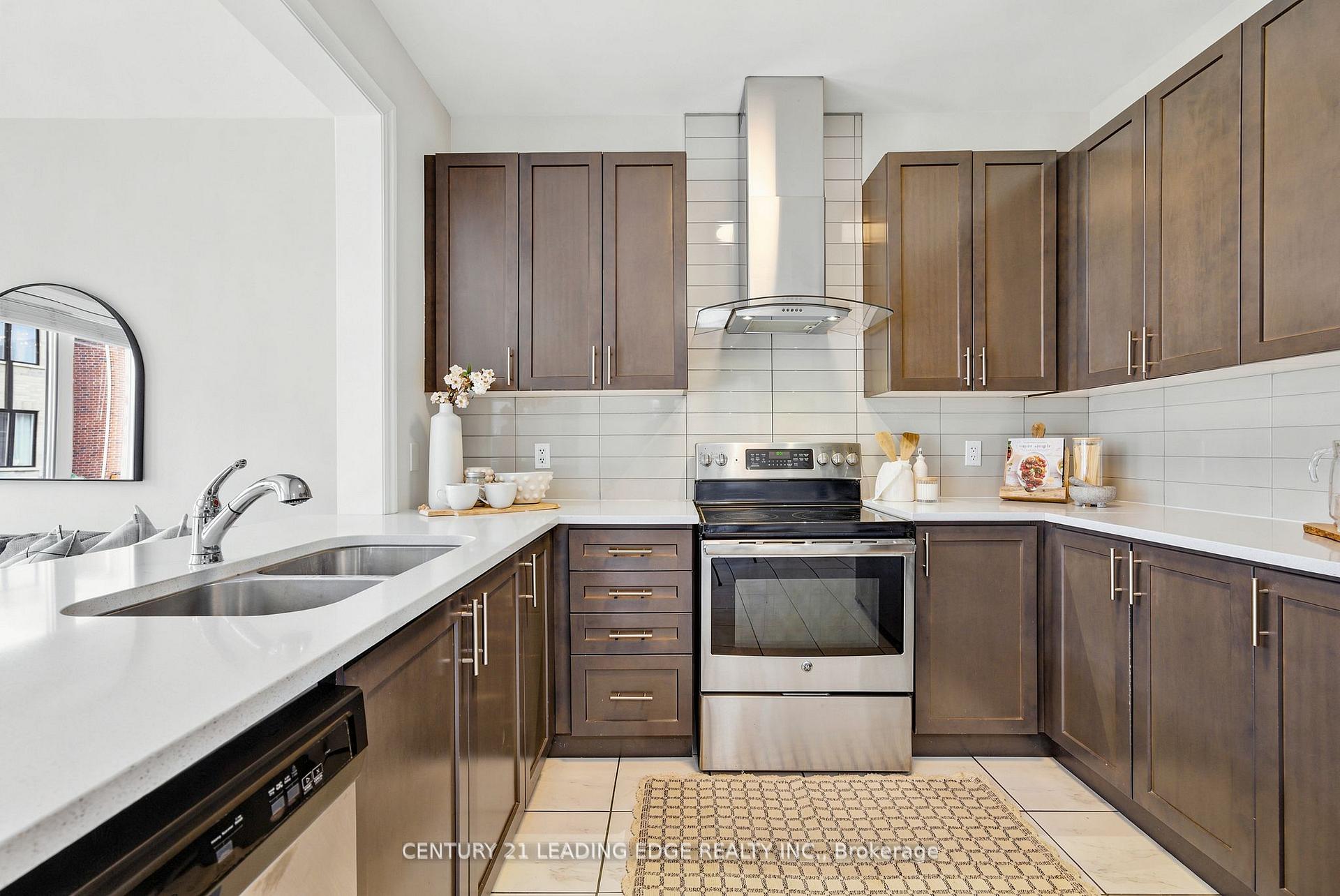 Photo 10 of 27 Christine Elliott Avenue, Whitby, Rural Whitby — HOMEH