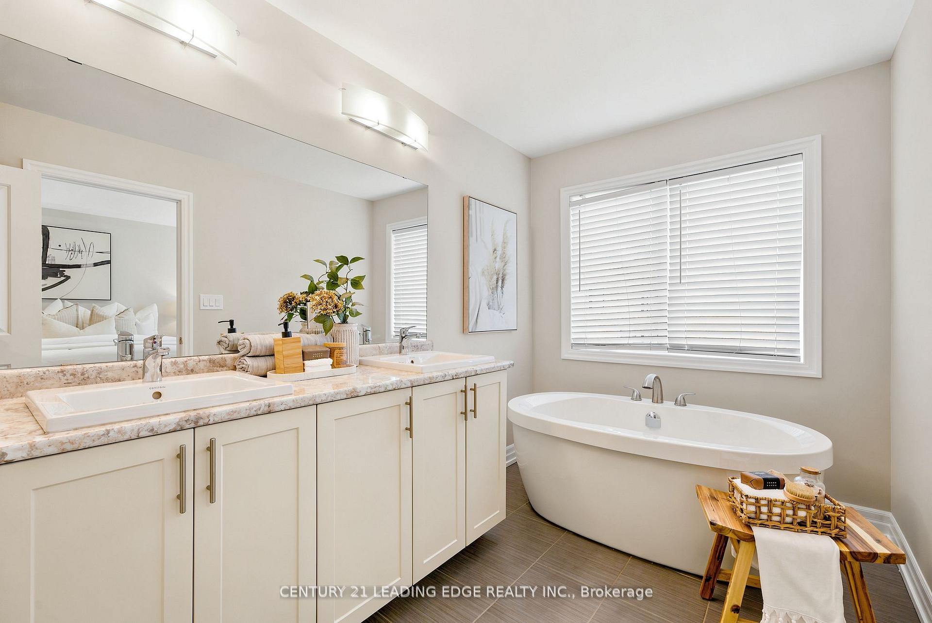 Photo 33 of 27 Christine Elliott Avenue, Whitby, Rural Whitby — HOMEH
