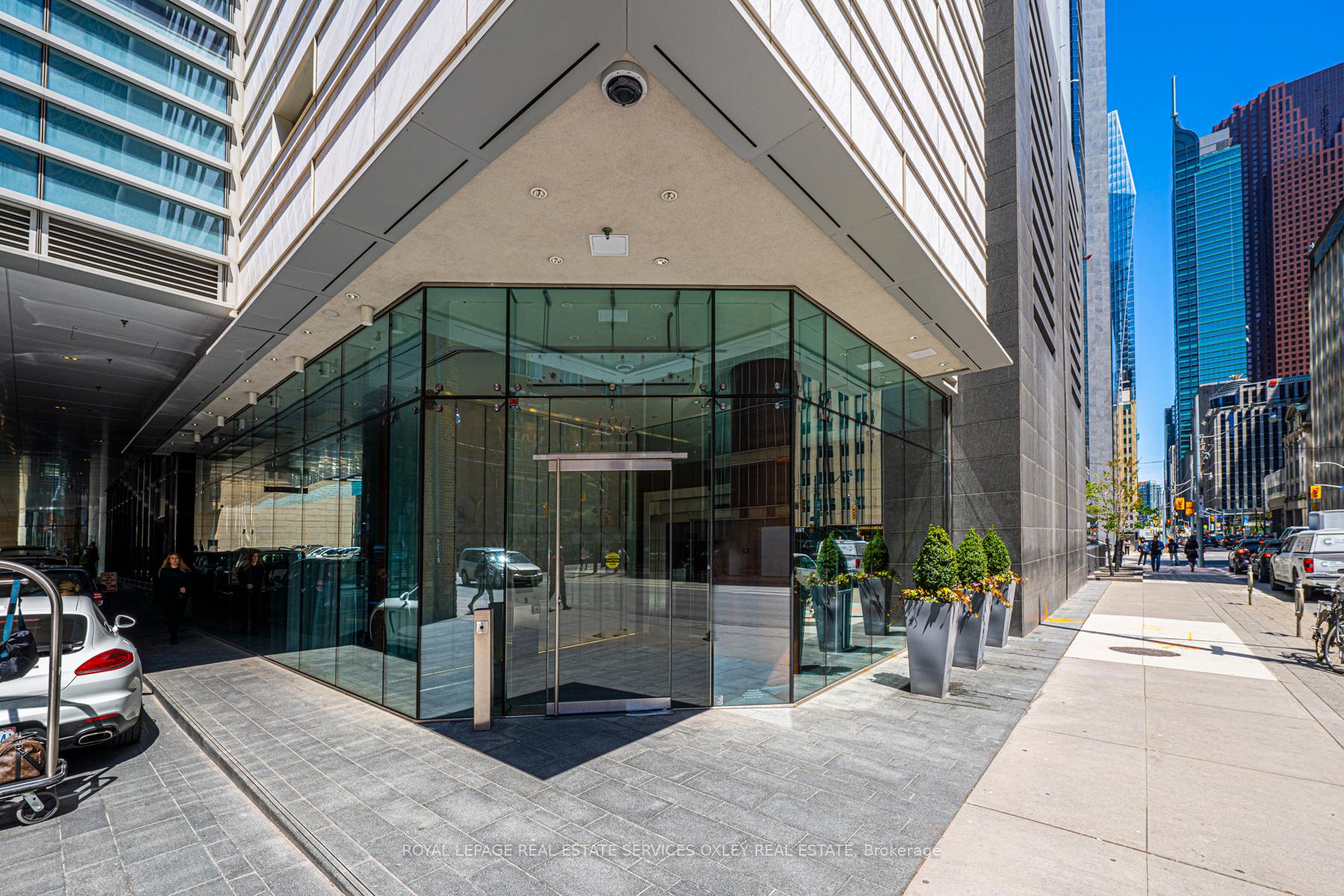 Photo 2 of Unit 4708, 180 University Avenue, Toronto, Bay Street Corridor — HOMEH