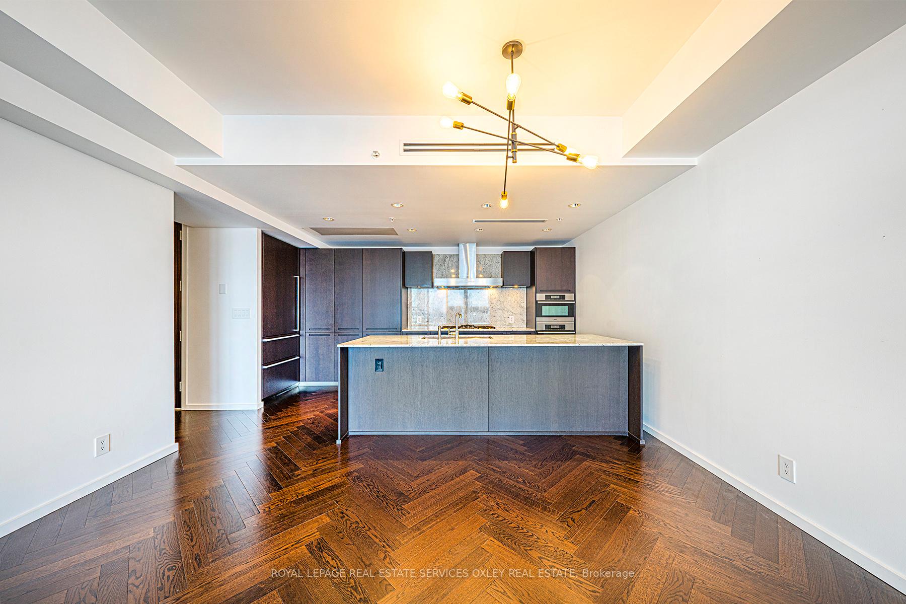 Photo 7 of Unit 4708, 180 University Avenue, Toronto, Bay Street Corridor — HOMEH