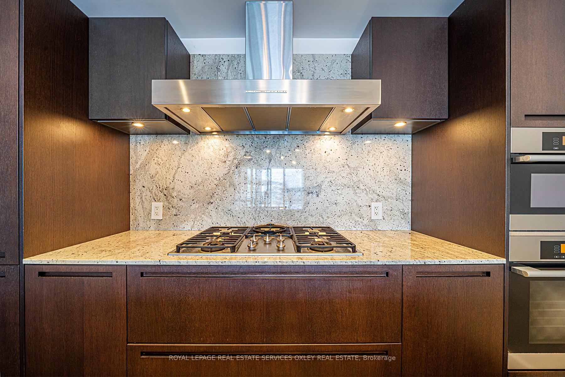 Photo 12 of Unit 4708, 180 University Avenue, Toronto, Bay Street Corridor — HOMEH