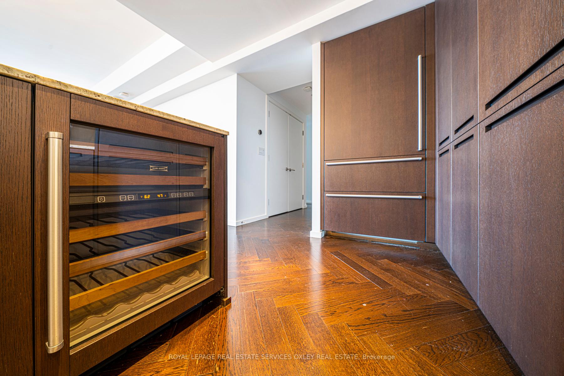 Photo 15 of Unit 4708, 180 University Avenue, Toronto, Bay Street Corridor — HOMEH
