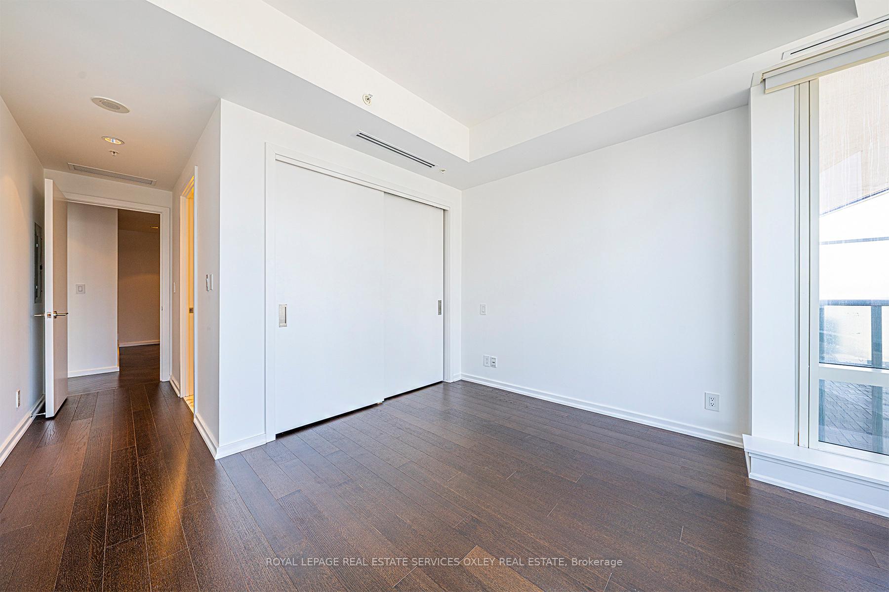 Photo 16 of Unit 4708, 180 University Avenue, Toronto, Bay Street Corridor — HOMEH