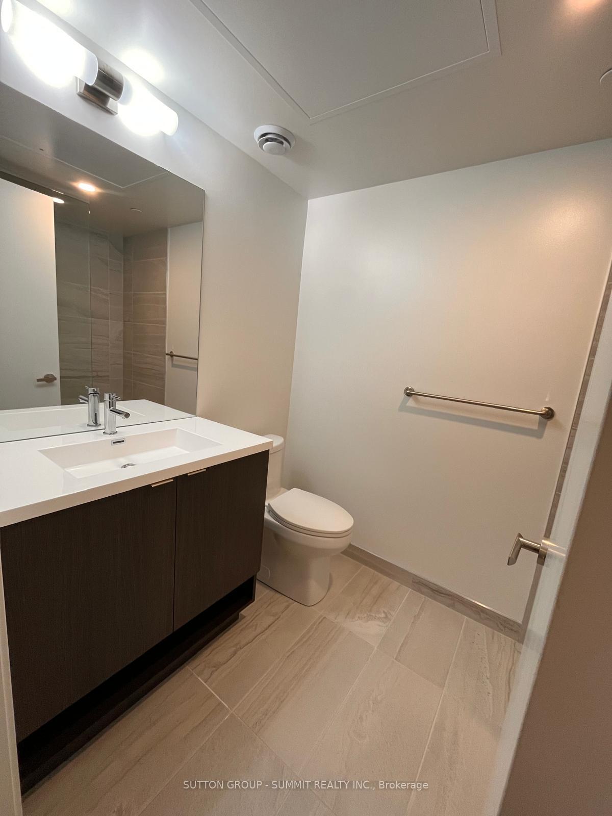 Photo 5 of Unit 4305, 138 Downes Street, Toronto, Waterfront Communities — HOMEH