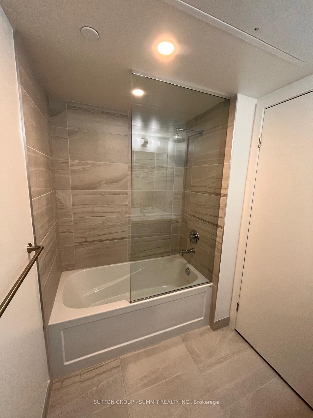 Photo 9 of Unit 4305, 138 Downes Street, Toronto, Waterfront Communities — HOMEH