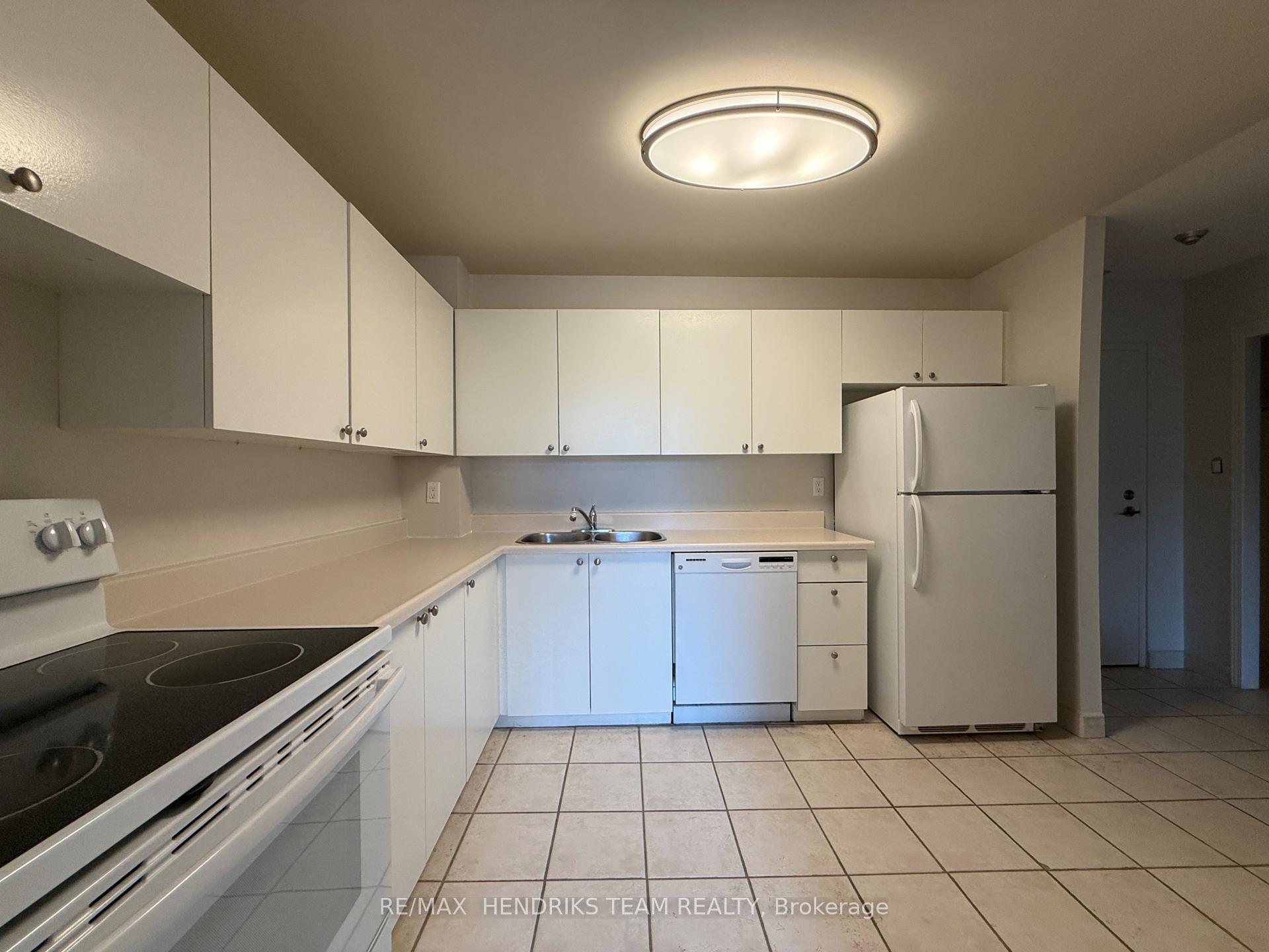 Photo 3 of Unit 215, 128 St Augustine Drive, St. Catharines, Secord Woods — HOMEH