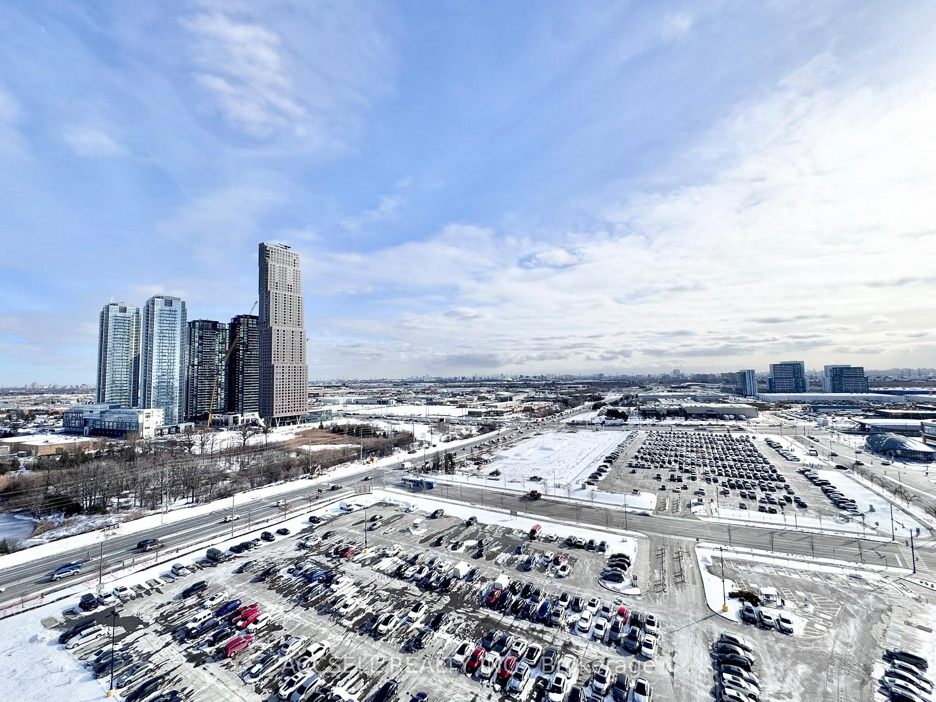 Photo 9 of Unit W905, 185 Millway Avenue, Vaughan, Vaughan Corporate Centre — HOMEH