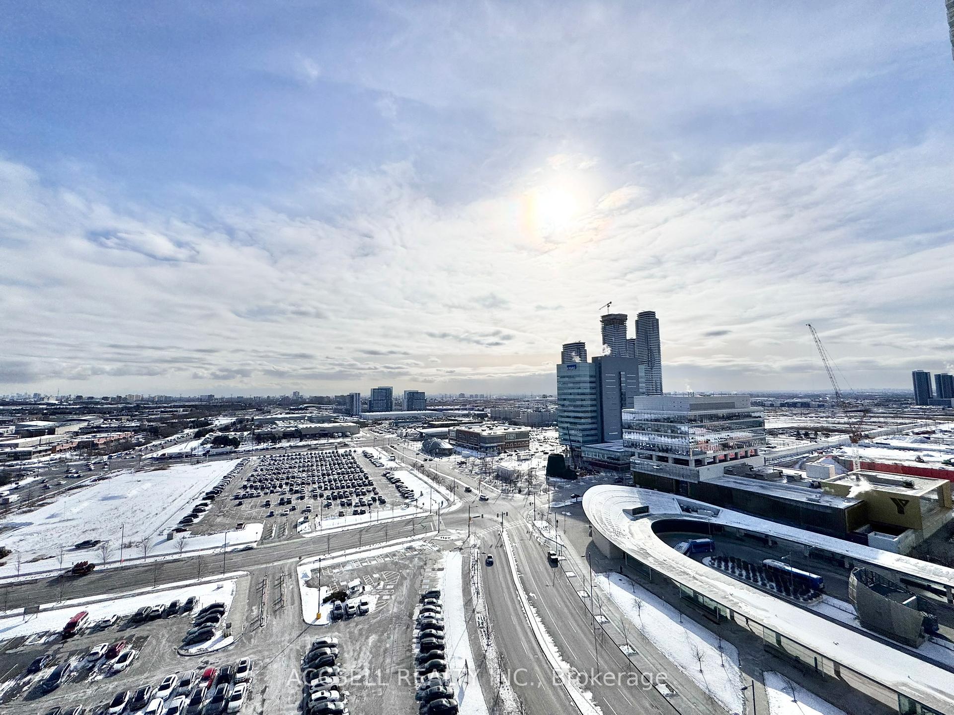 Photo 10 of Unit W905, 185 Millway Avenue, Vaughan, Vaughan Corporate Centre — HOMEH