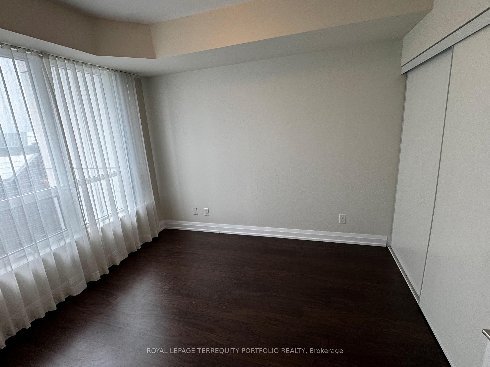 Photo 4 of Unit 3101, 2 Anndale Drive, North York, Willowdale East — HOMEH