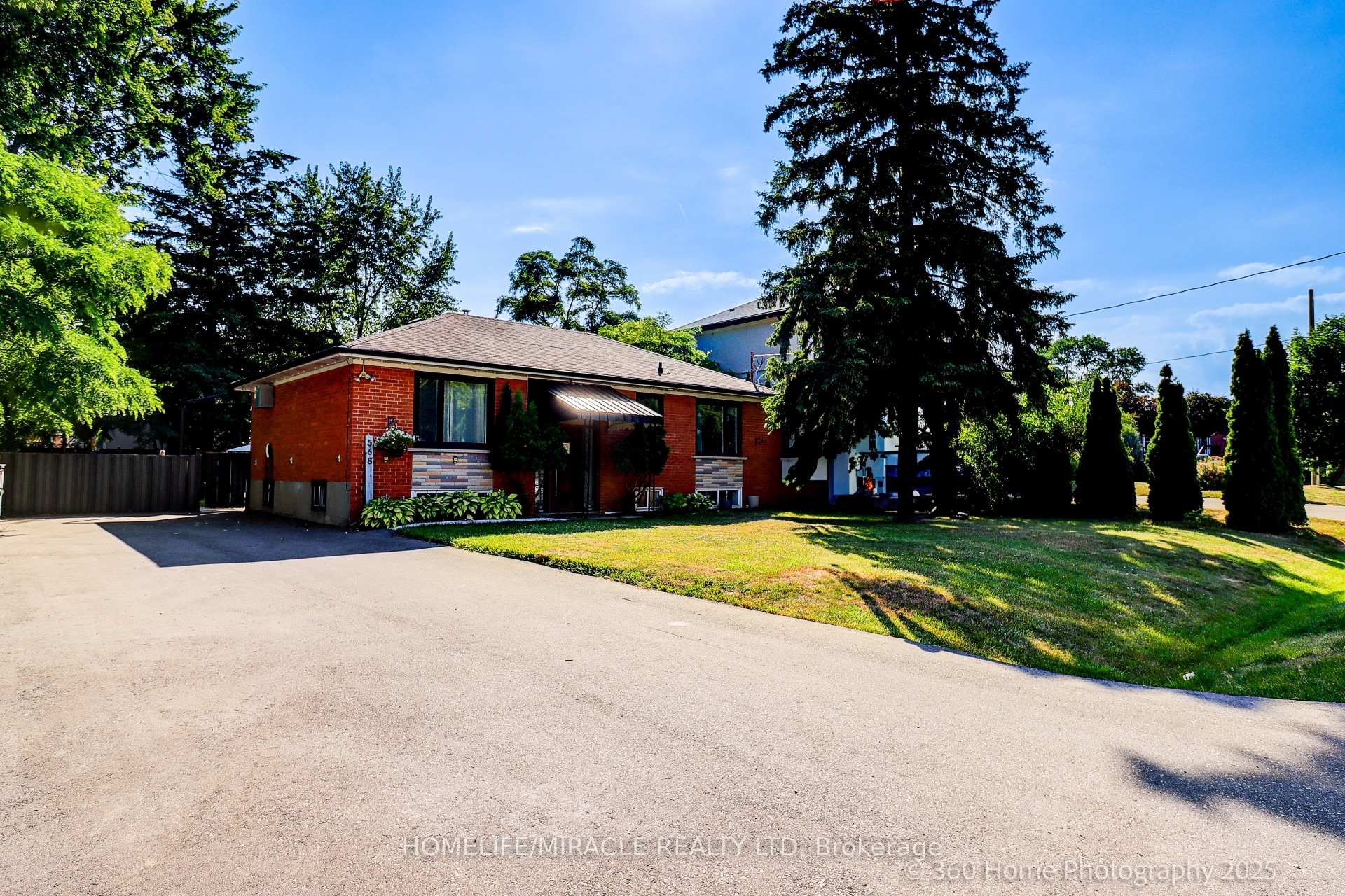 Photo 2 of 568 Weir Avenue, Oakville, West — HOMEH