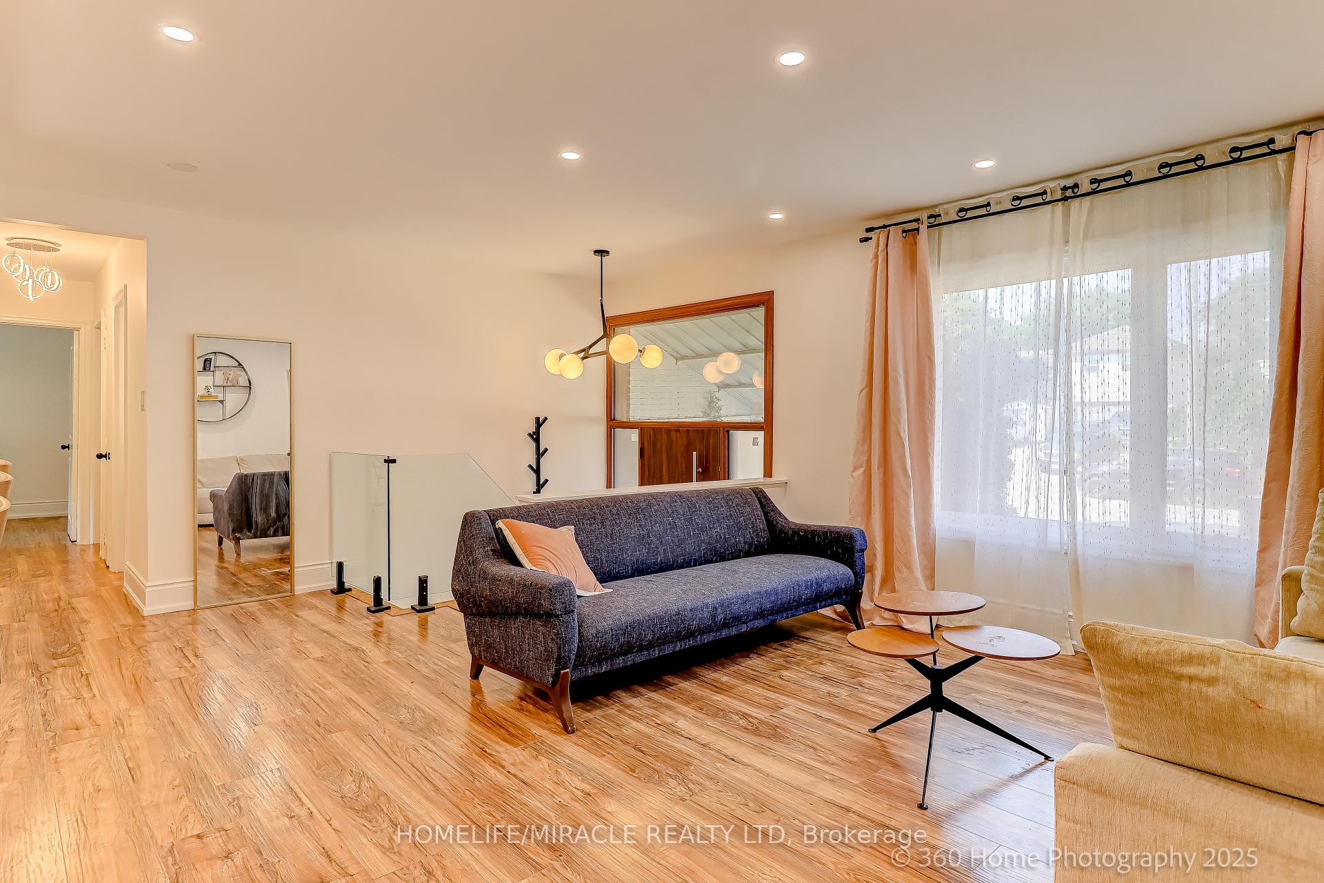 Photo 6 of 568 Weir Avenue, Oakville, West — HOMEH