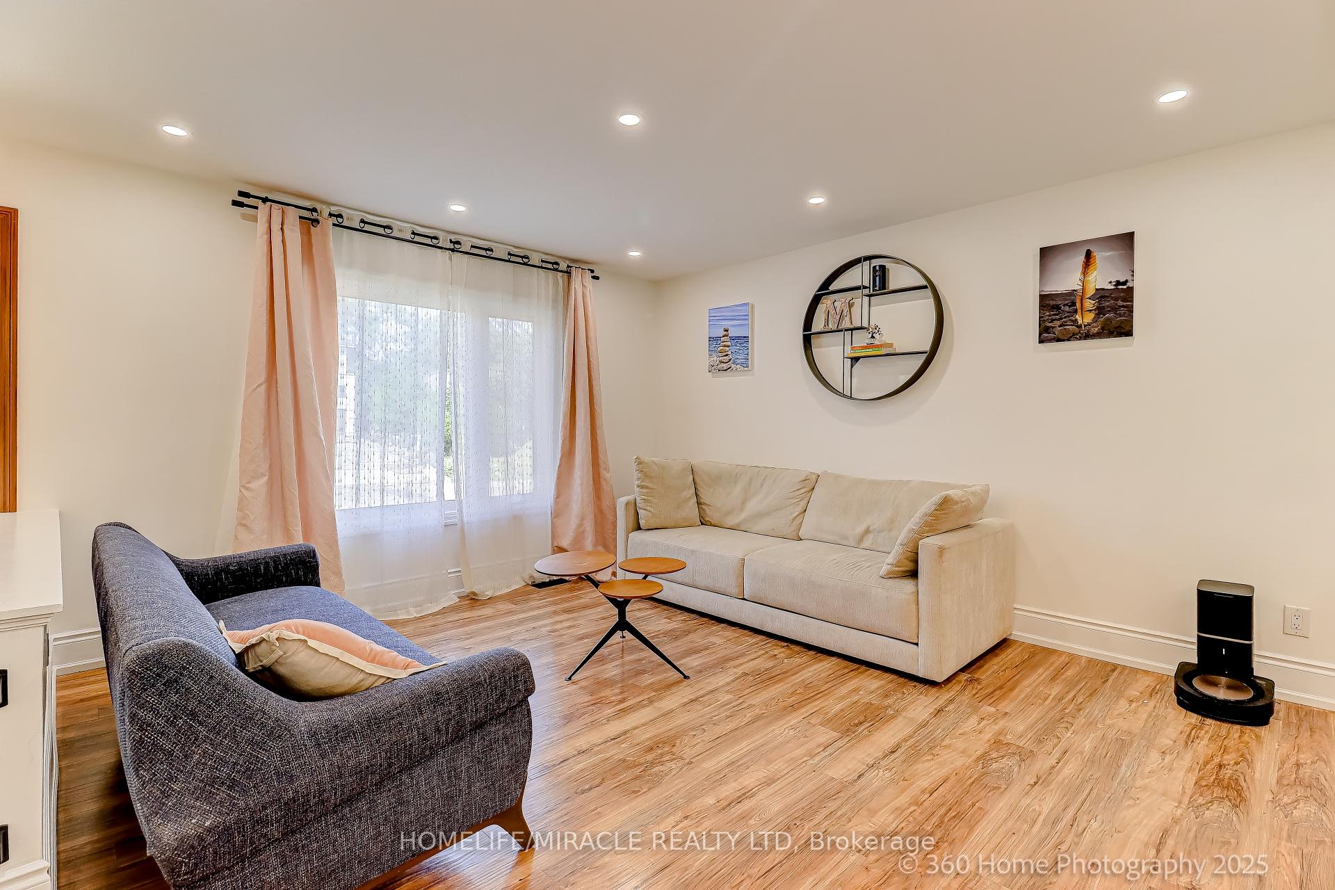 Photo 9 of 568 Weir Avenue, Oakville, West — HOMEH