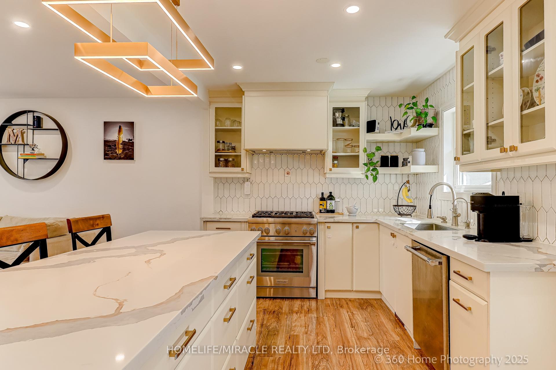 Photo 7 of 568 Weir Avenue, Oakville, West — HOMEH