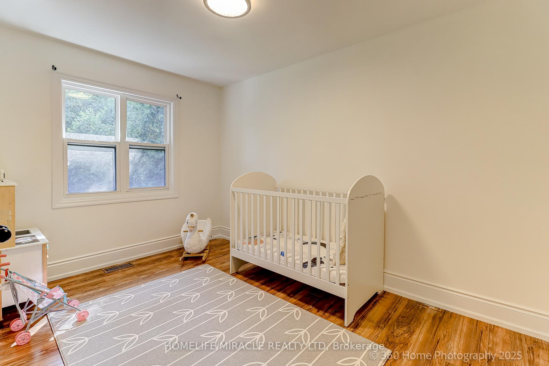 Photo 12 of 568 Weir Avenue, Oakville, West — HOMEH