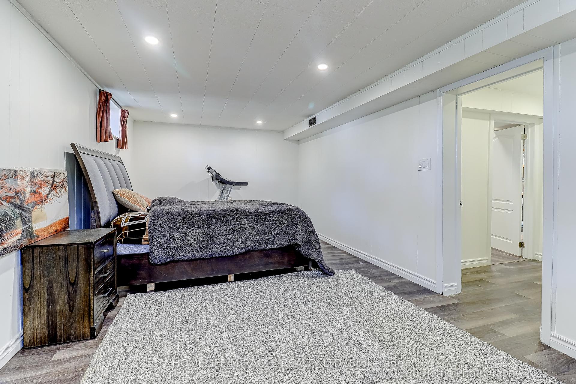 Photo 18 of 568 Weir Avenue, Oakville, West — HOMEH