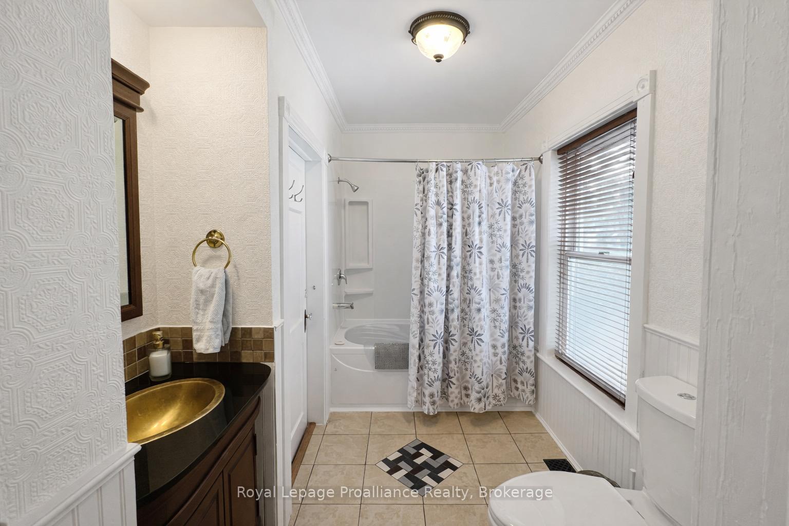 Photo 14 of 308 Bleecker Avenue, Belleville, Belleville Ward — HOMEH