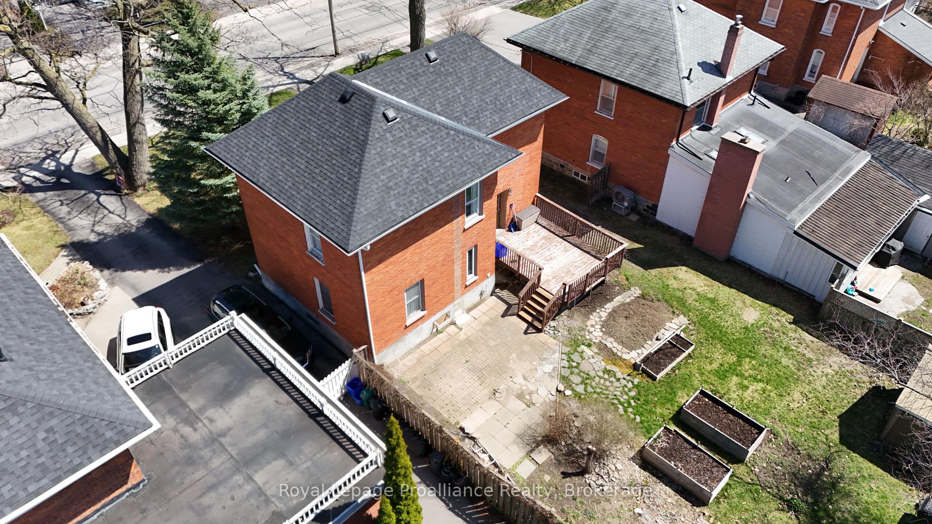 Photo 17 of 308 Bleecker Avenue, Belleville, Belleville Ward — HOMEH
