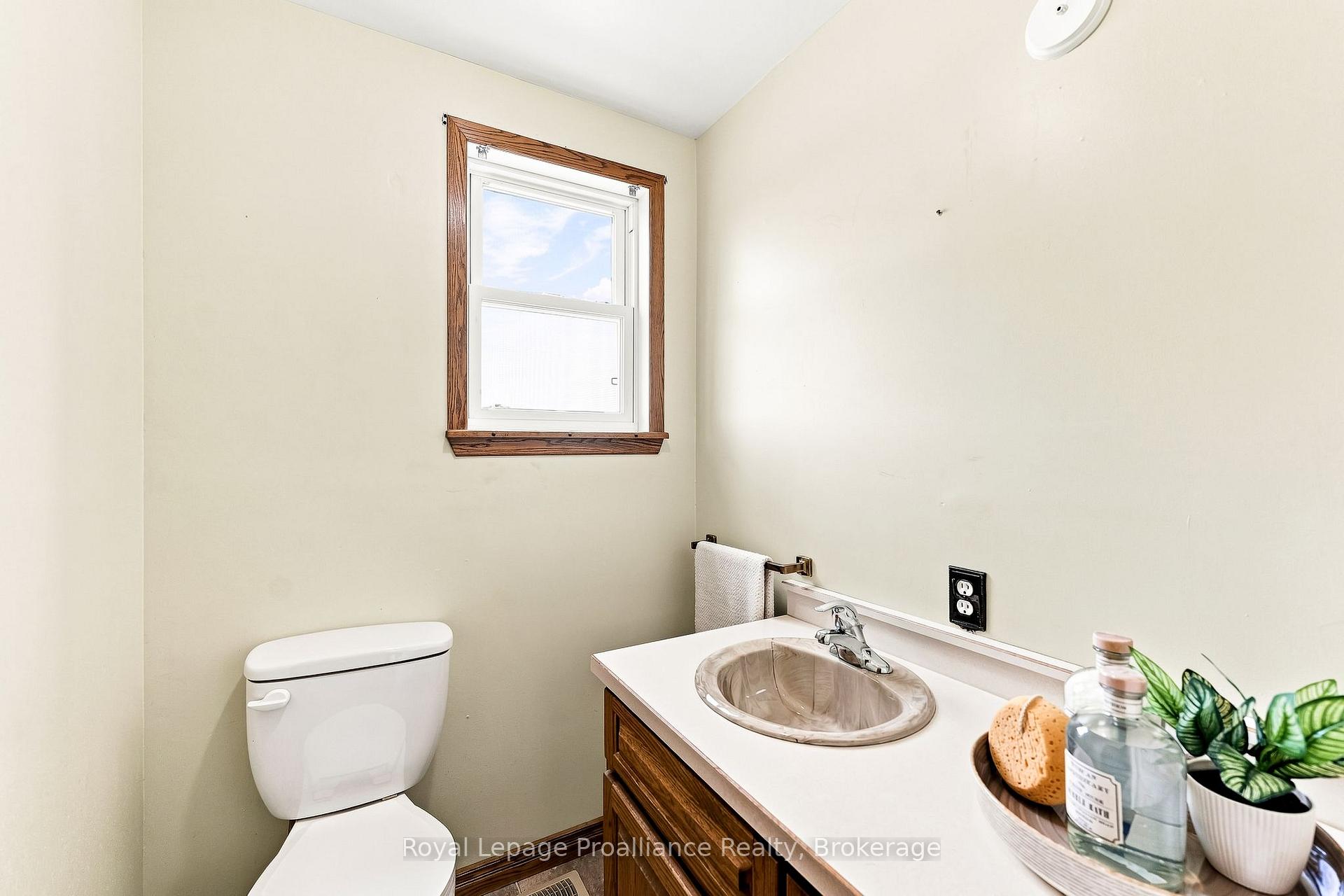 Photo 25 of 499 McMaster Road, Quinte West, Murray Ward — HOMEH