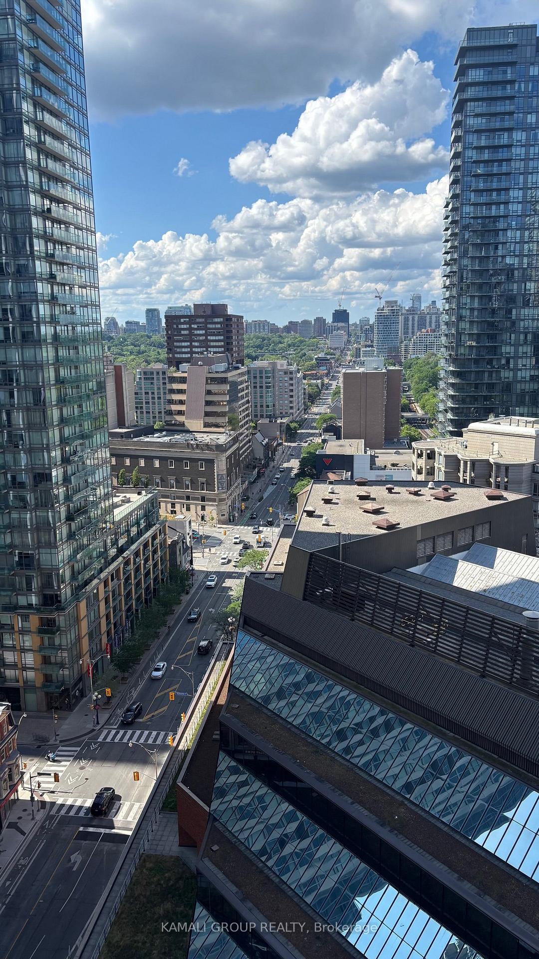 Photo 5 of Unit 2105, 771 Yonge Street, Toronto, Rosedale-Moore Park — HOMEH