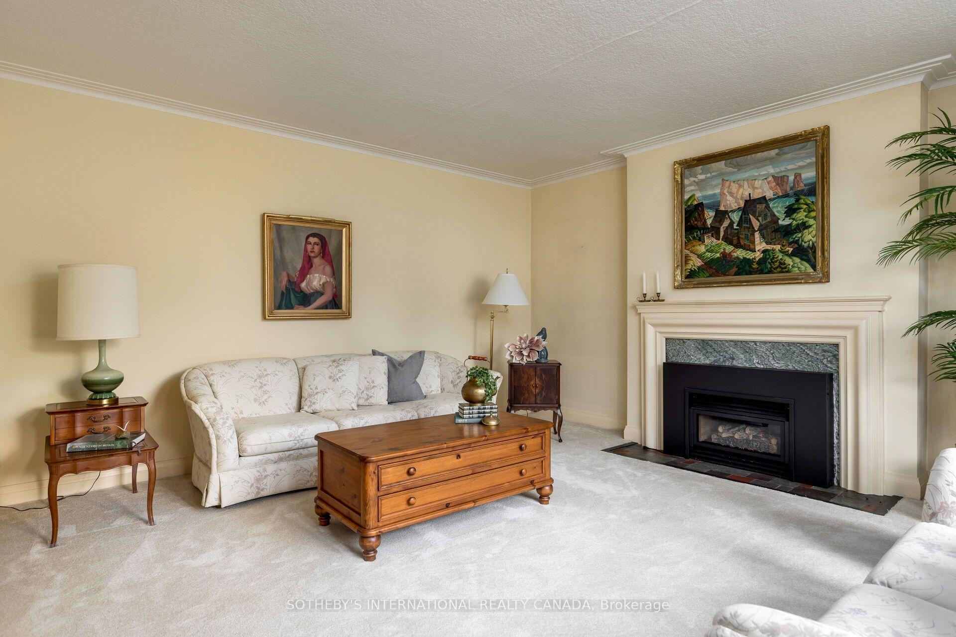 Photo 6 of 37 Hilldowntree Road, Etobicoke, Edenbridge-Humber Valley — HOMEH