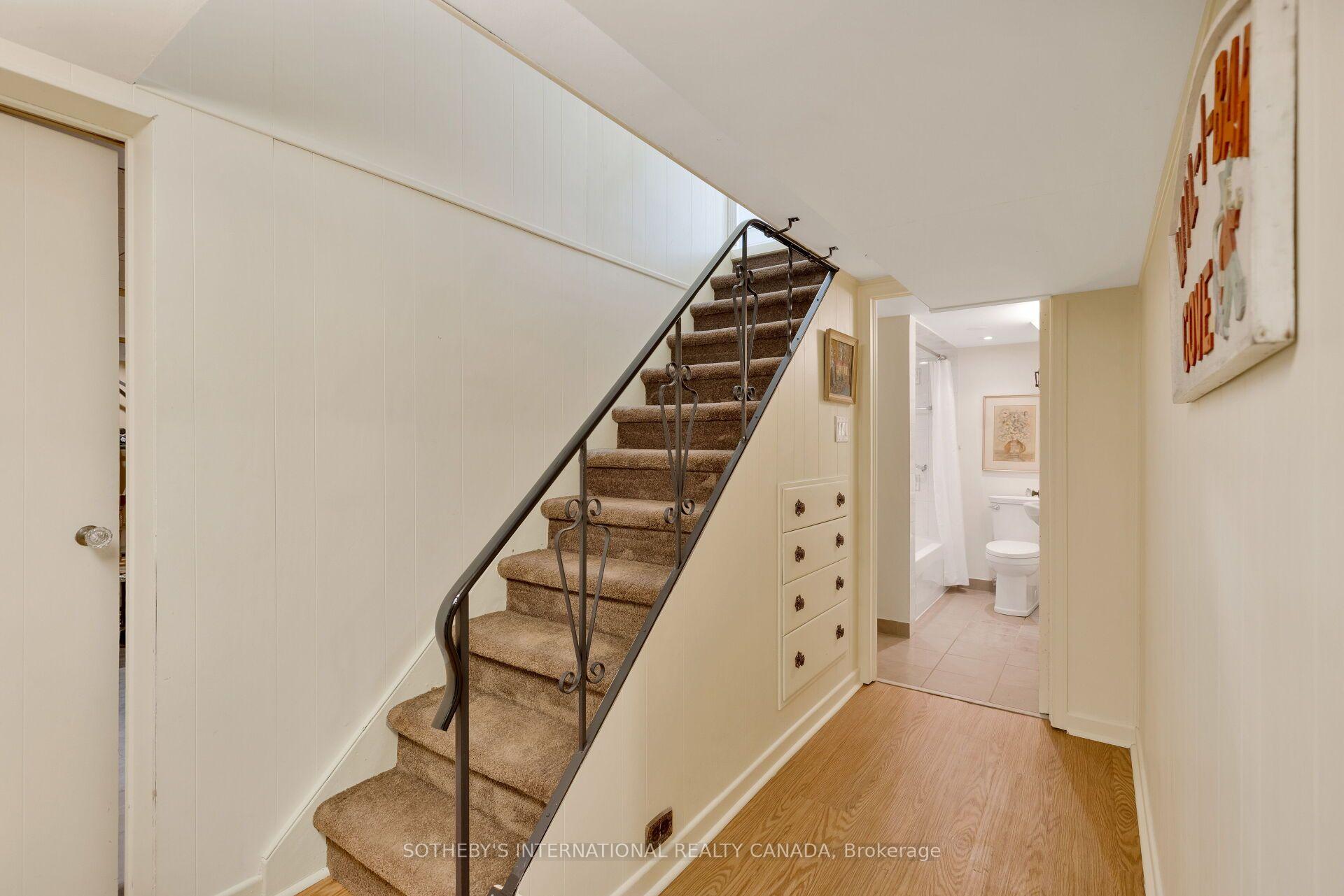 Photo 21 of 37 Hilldowntree Road, Etobicoke, Edenbridge-Humber Valley — HOMEH