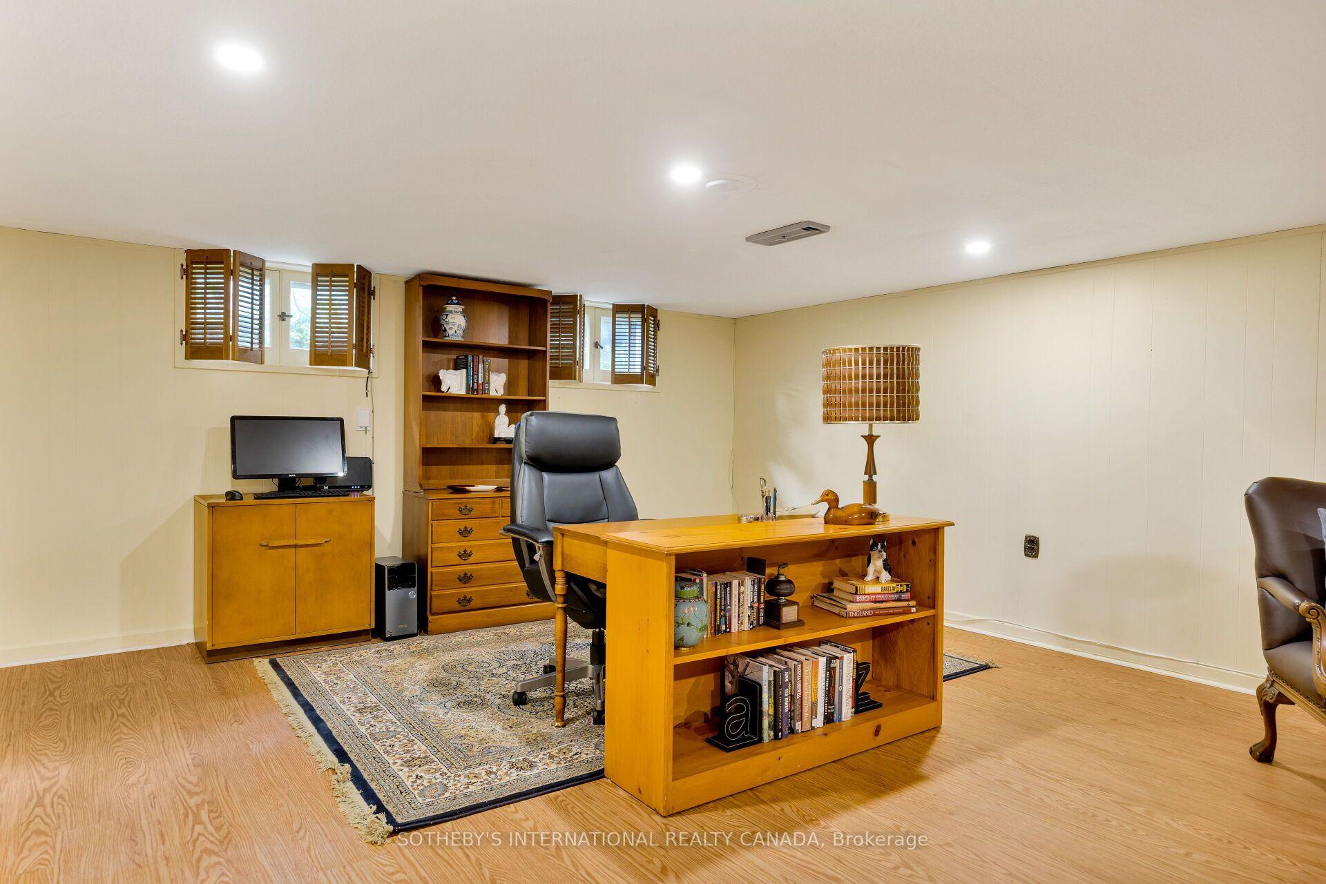 Photo 27 of 37 Hilldowntree Road, Etobicoke, Edenbridge-Humber Valley — HOMEH