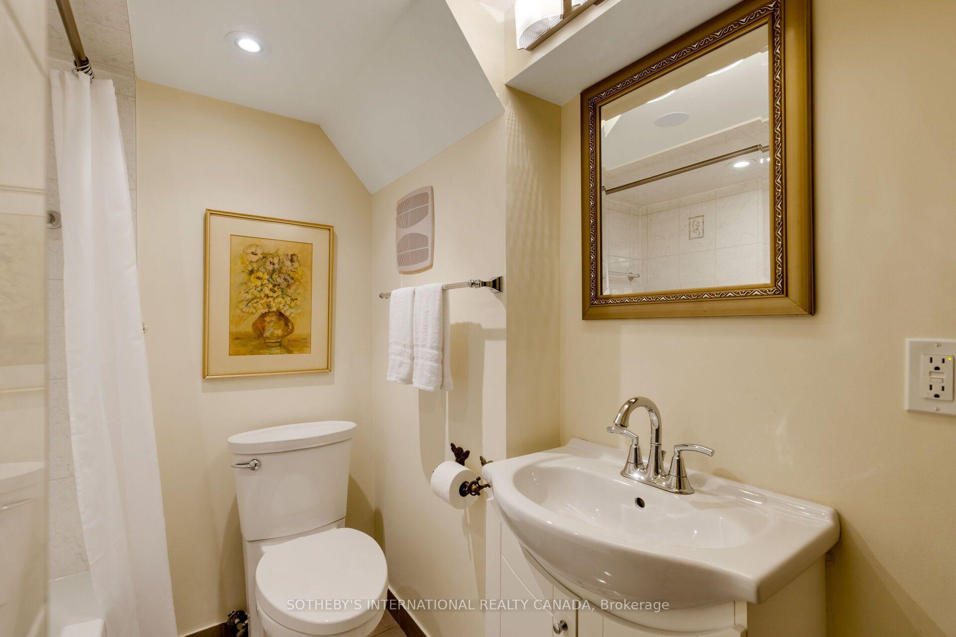 Photo 29 of 37 Hilldowntree Road, Etobicoke, Edenbridge-Humber Valley — HOMEH