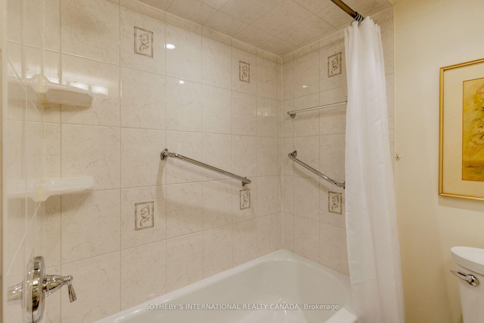 Photo 30 of 37 Hilldowntree Road, Etobicoke, Edenbridge-Humber Valley — HOMEH