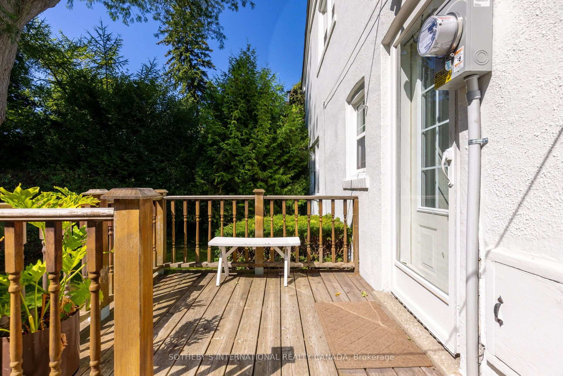 Photo 31 of 37 Hilldowntree Road, Etobicoke, Edenbridge-Humber Valley — HOMEH