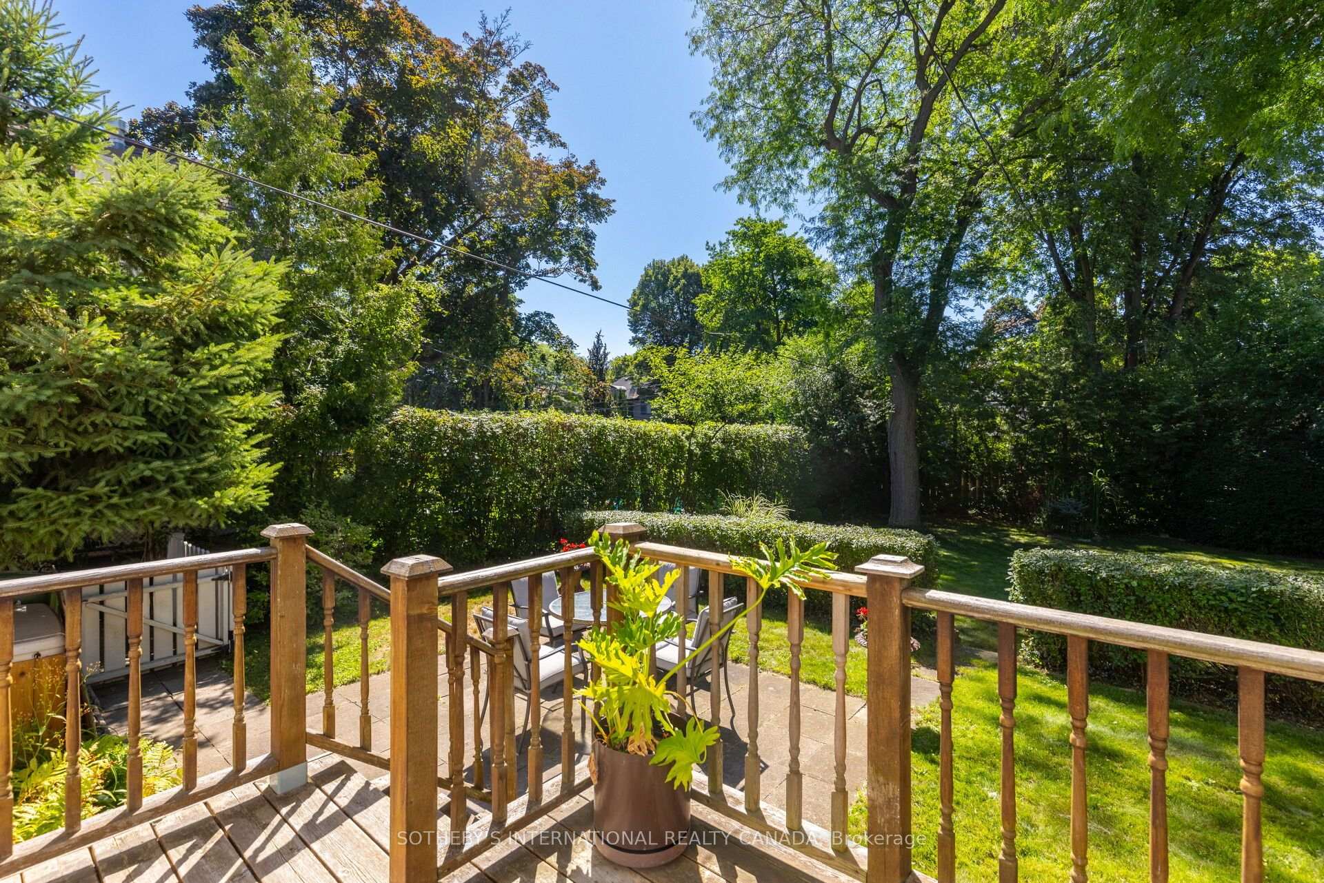 Photo 32 of 37 Hilldowntree Road, Etobicoke, Edenbridge-Humber Valley — HOMEH