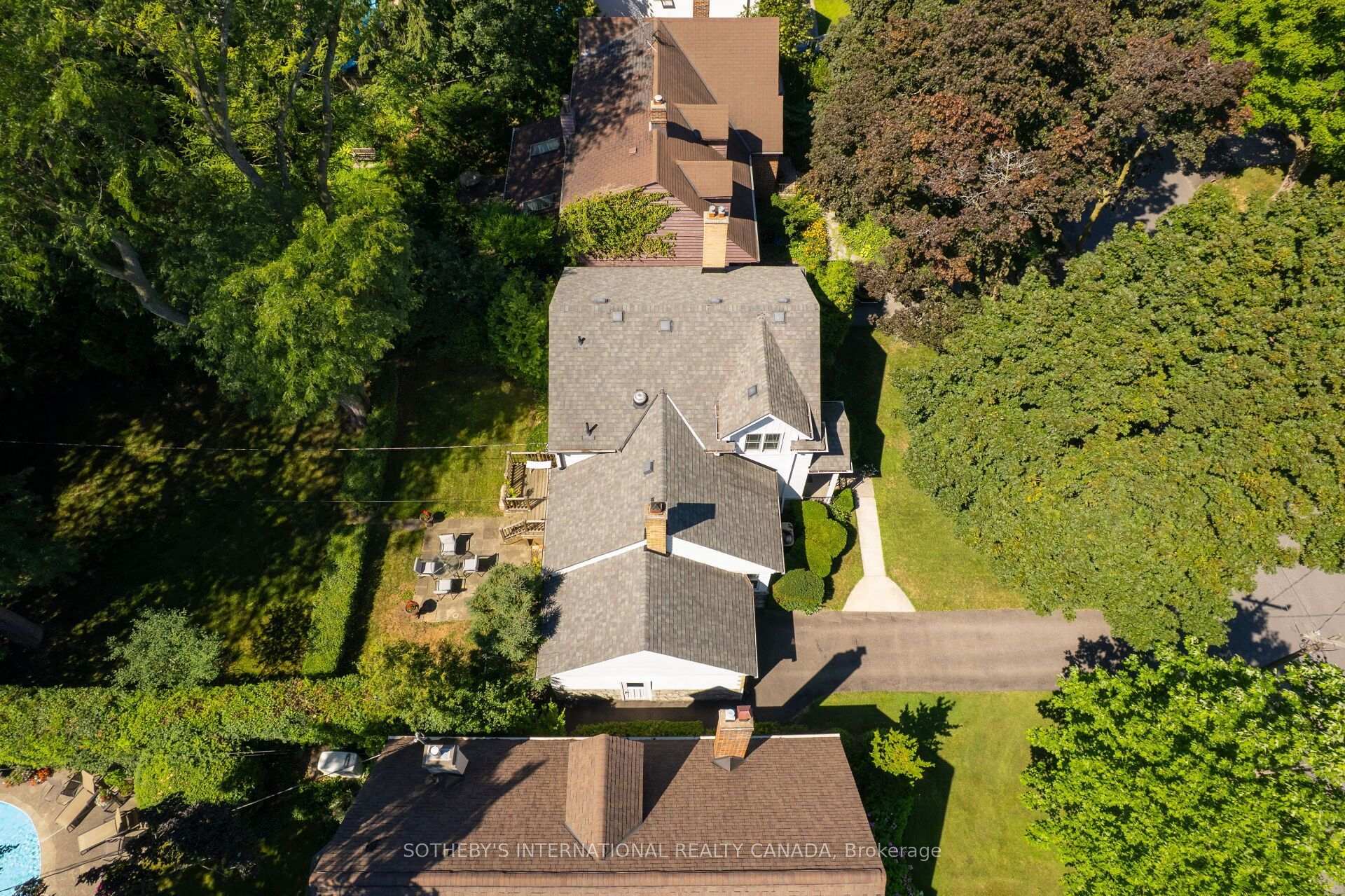 Photo 40 of 37 Hilldowntree Road, Etobicoke, Edenbridge-Humber Valley — HOMEH