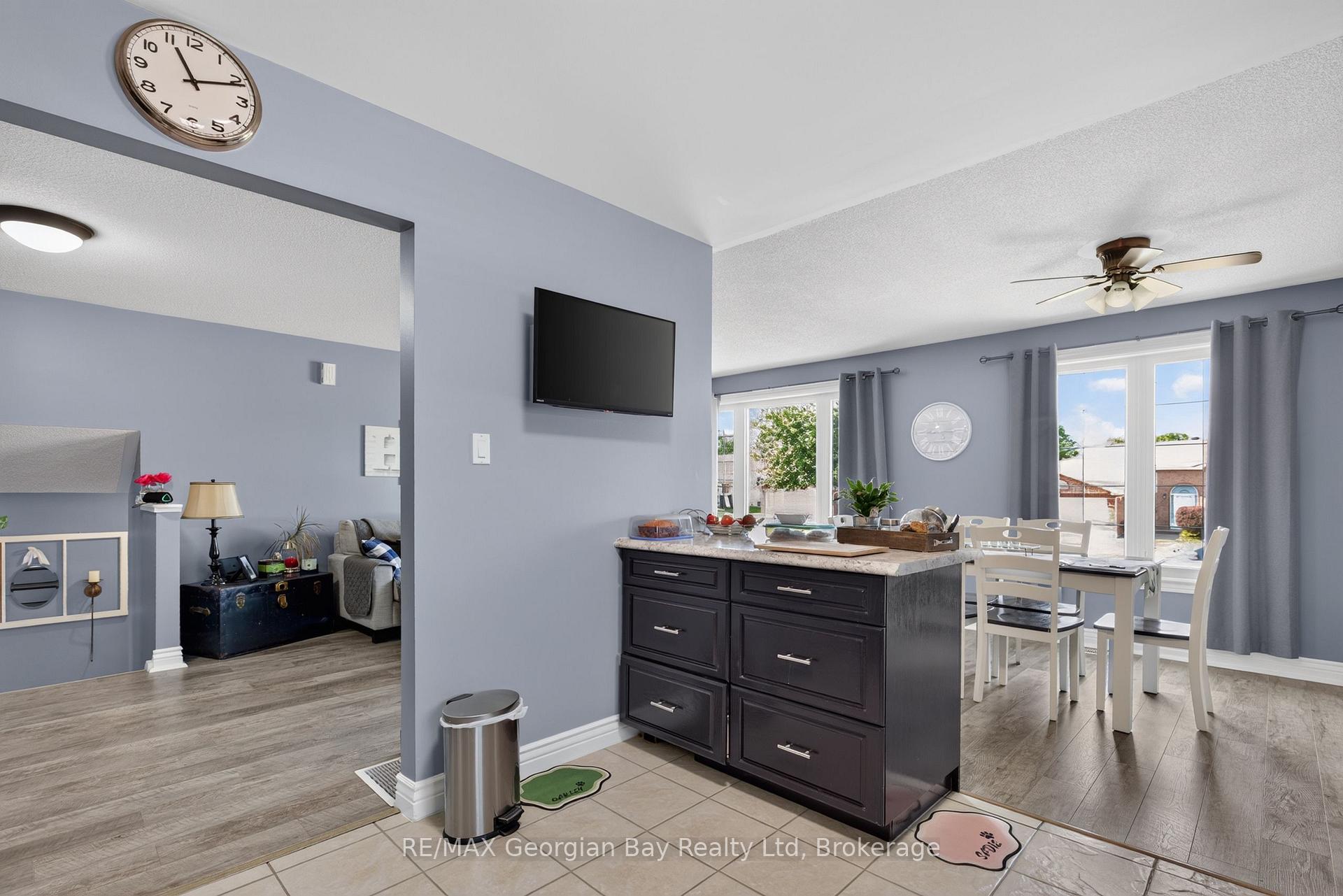 Photo 9 of 3 Copeland Street, Penetanguishene — HOMEH