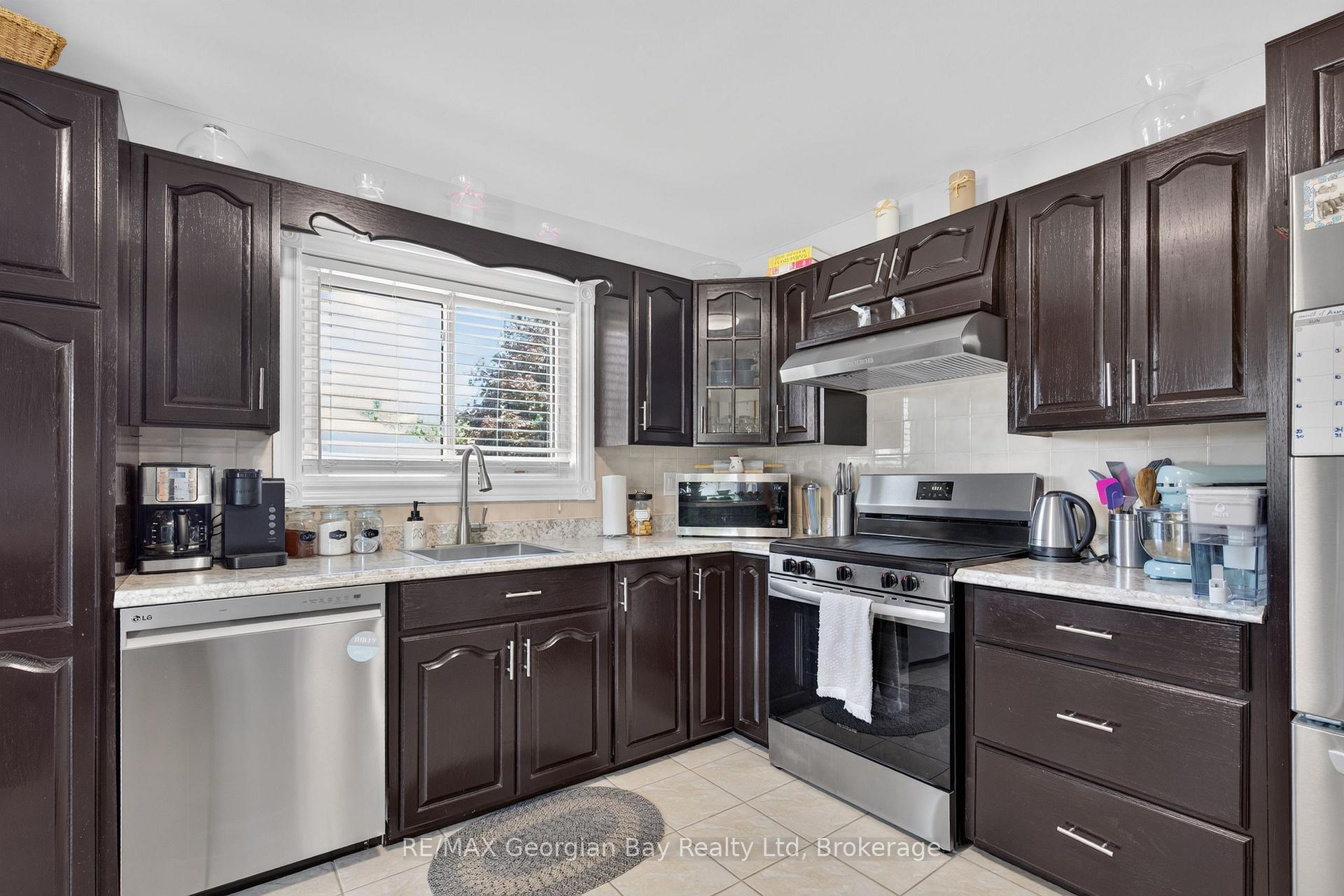 Photo 11 of 3 Copeland Street, Penetanguishene — HOMEH