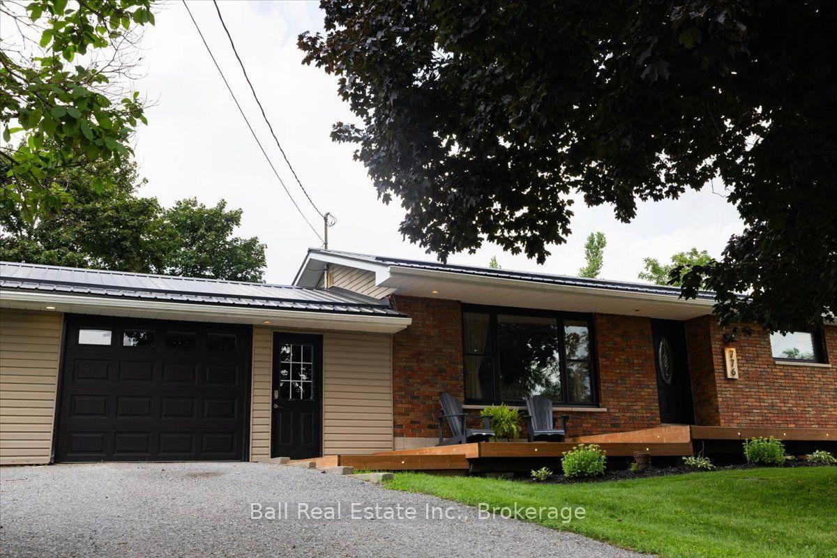 Photo 3 of 776 Donoghue Crescent, Selwyn — HOMEH