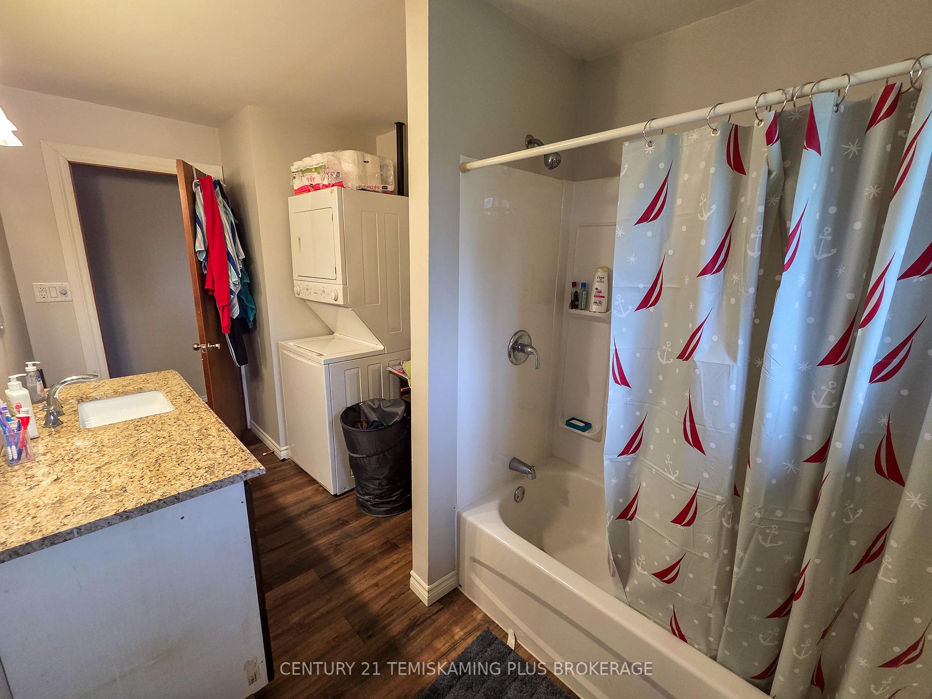 Photo 10 of 126 Fourth Avenue, Englehart — HOMEH