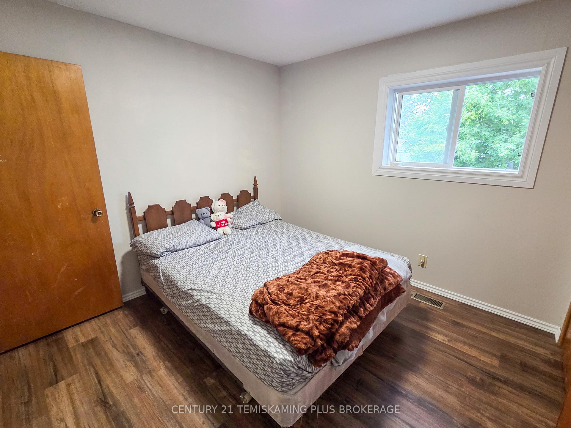 Photo 12 of 126 Fourth Avenue, Englehart — HOMEH