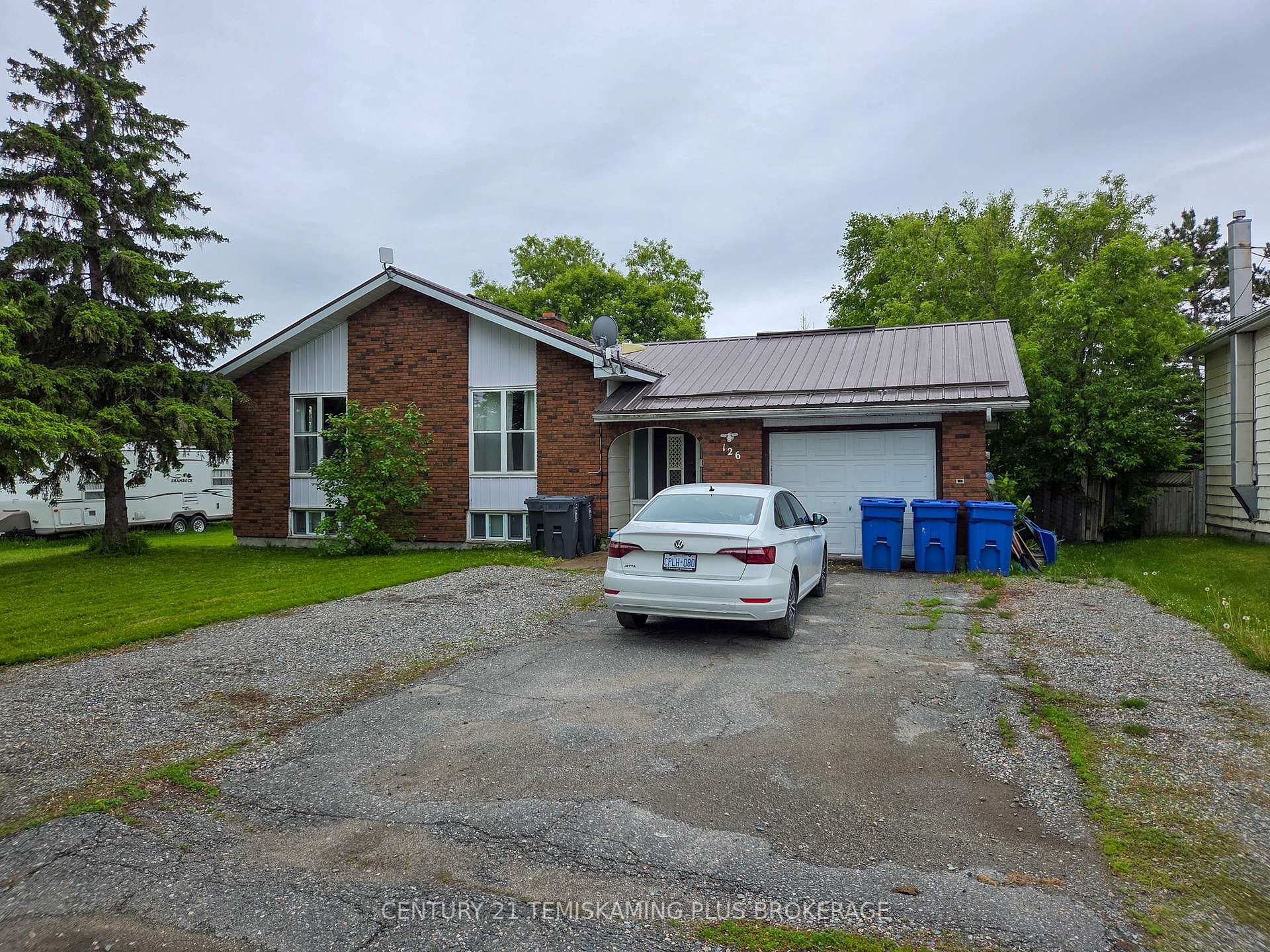 Photo 37 of 126 Fourth Avenue, Englehart — HOMEH