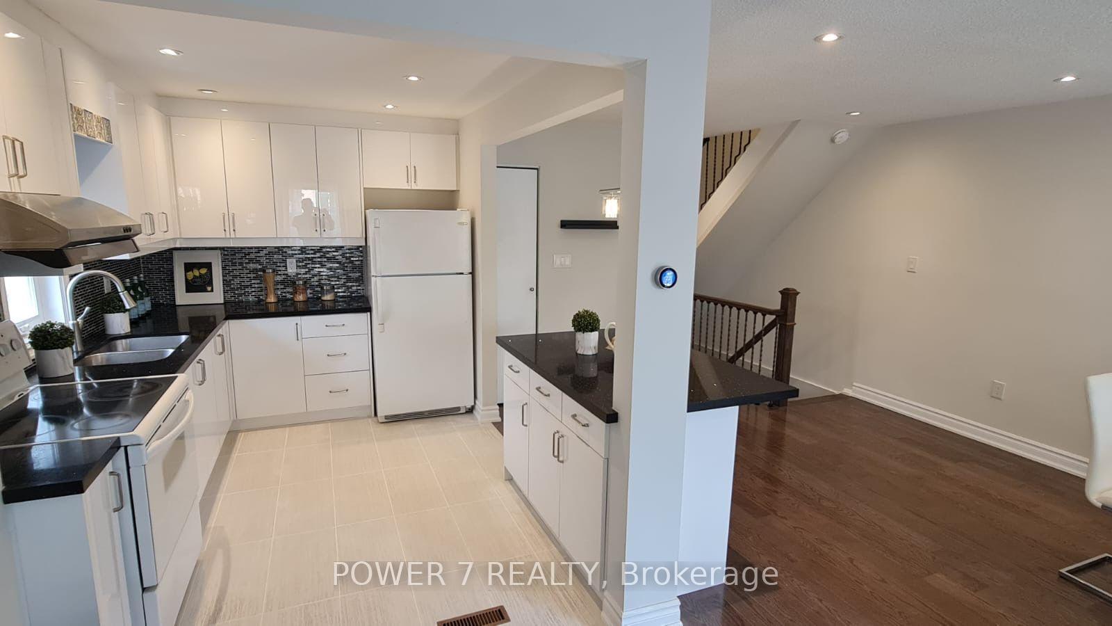 Photo 8 of 139 Carolbreen Square, Scarborough, Agincourt North — HOMEH