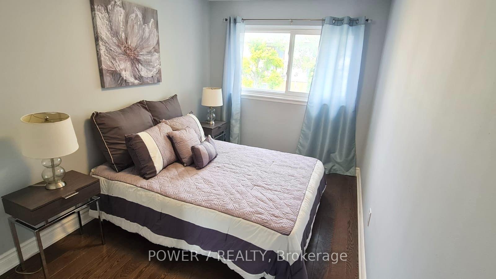 Photo 15 of 139 Carolbreen Square, Scarborough, Agincourt North — HOMEH