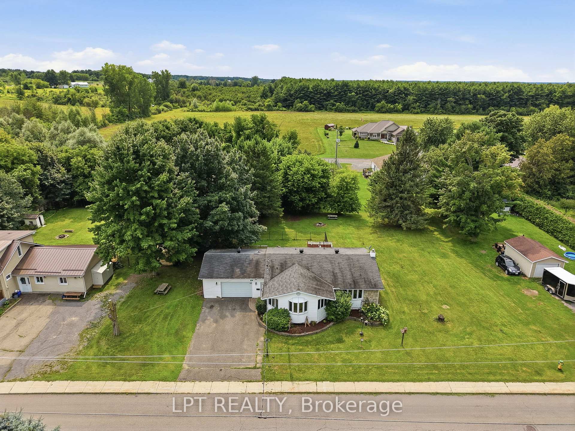 Photo 31 of 41 St Polycarp Street, North Stormont, Moose Creek — HOMEH