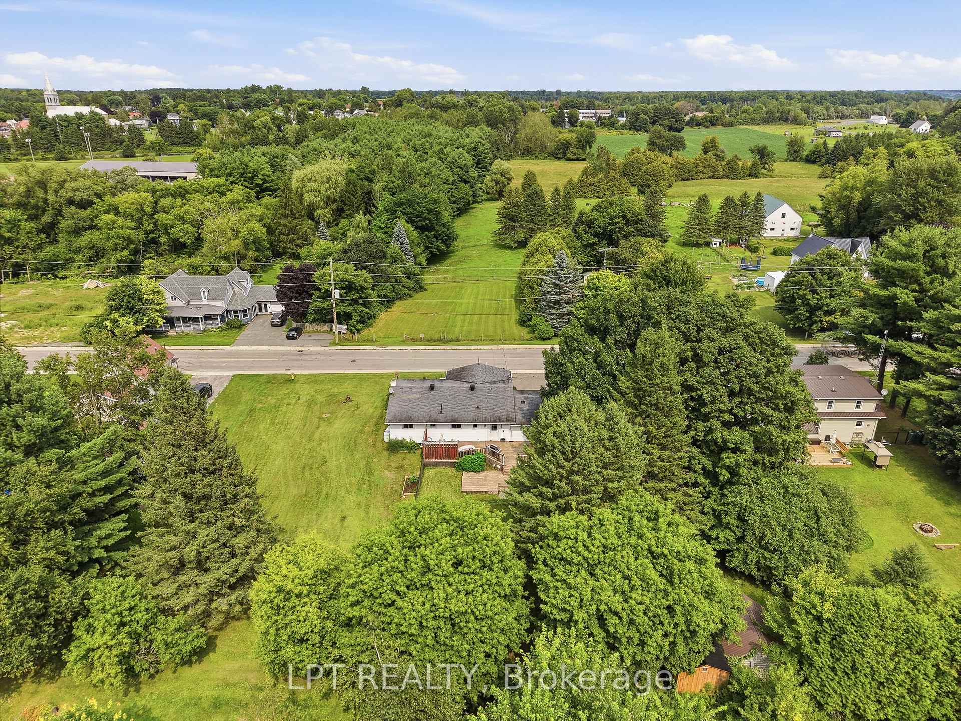 Photo 34 of 41 St Polycarp Street, North Stormont, Moose Creek — HOMEH