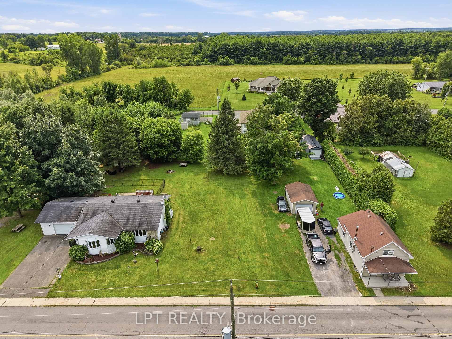 Photo 38 of 41 St Polycarp Street, North Stormont, Moose Creek — HOMEH
