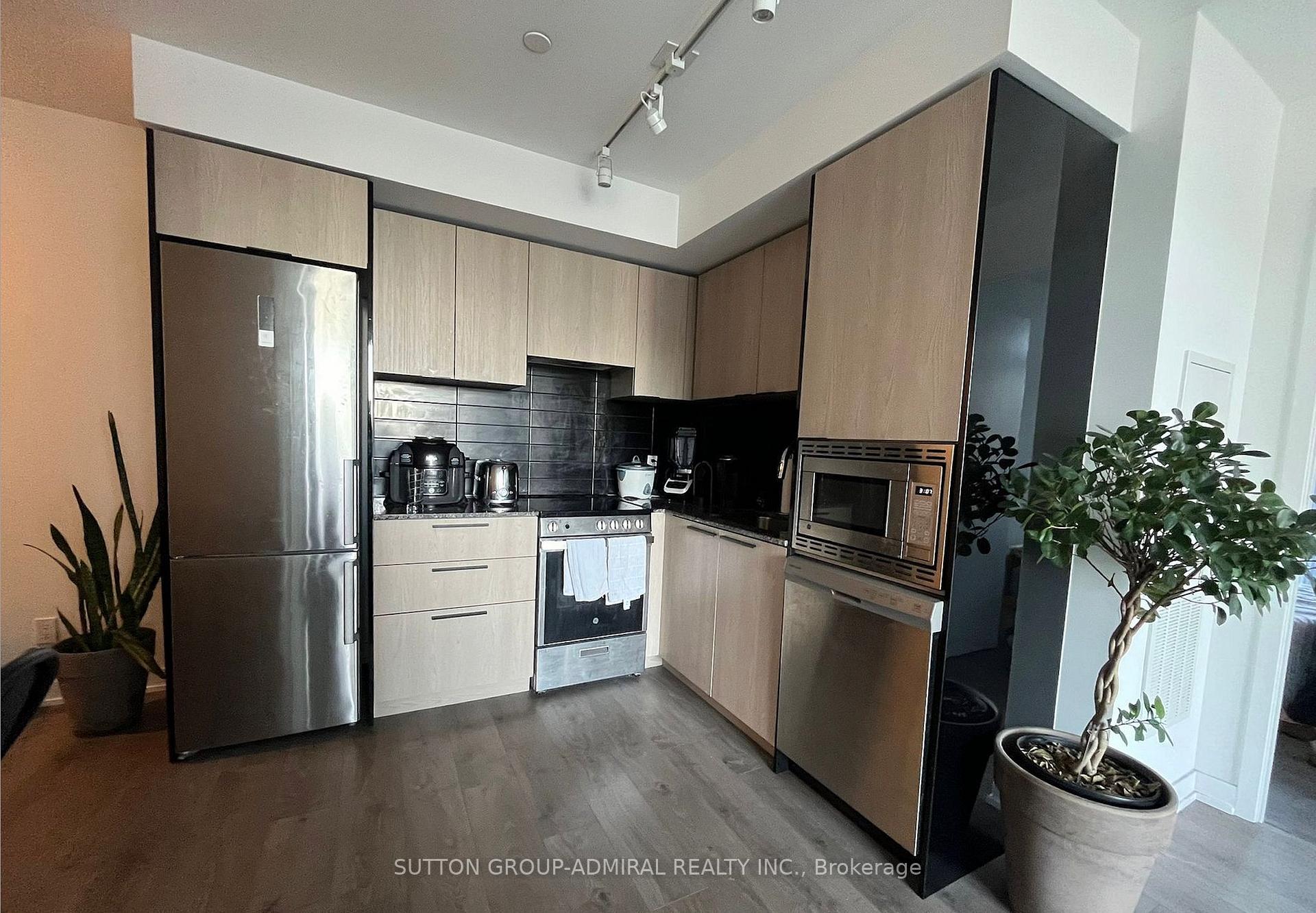 Photo 2 of Unit 812, 501 Yonge Street, Toronto, Church-Yonge Corridor — HOMEH
