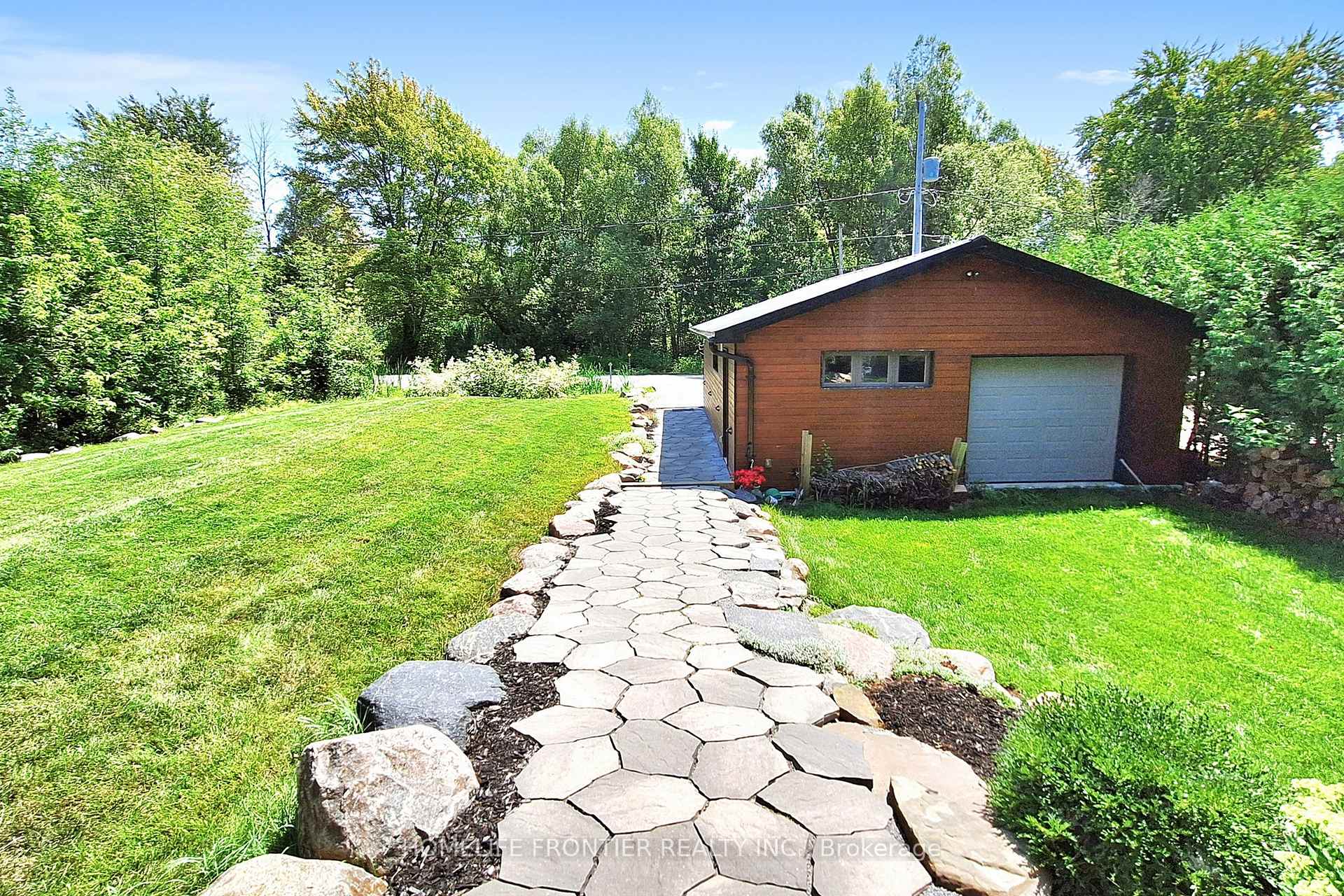 Photo 4 of 44 Irving Drive, Georgina, Pefferlaw — HOMEH