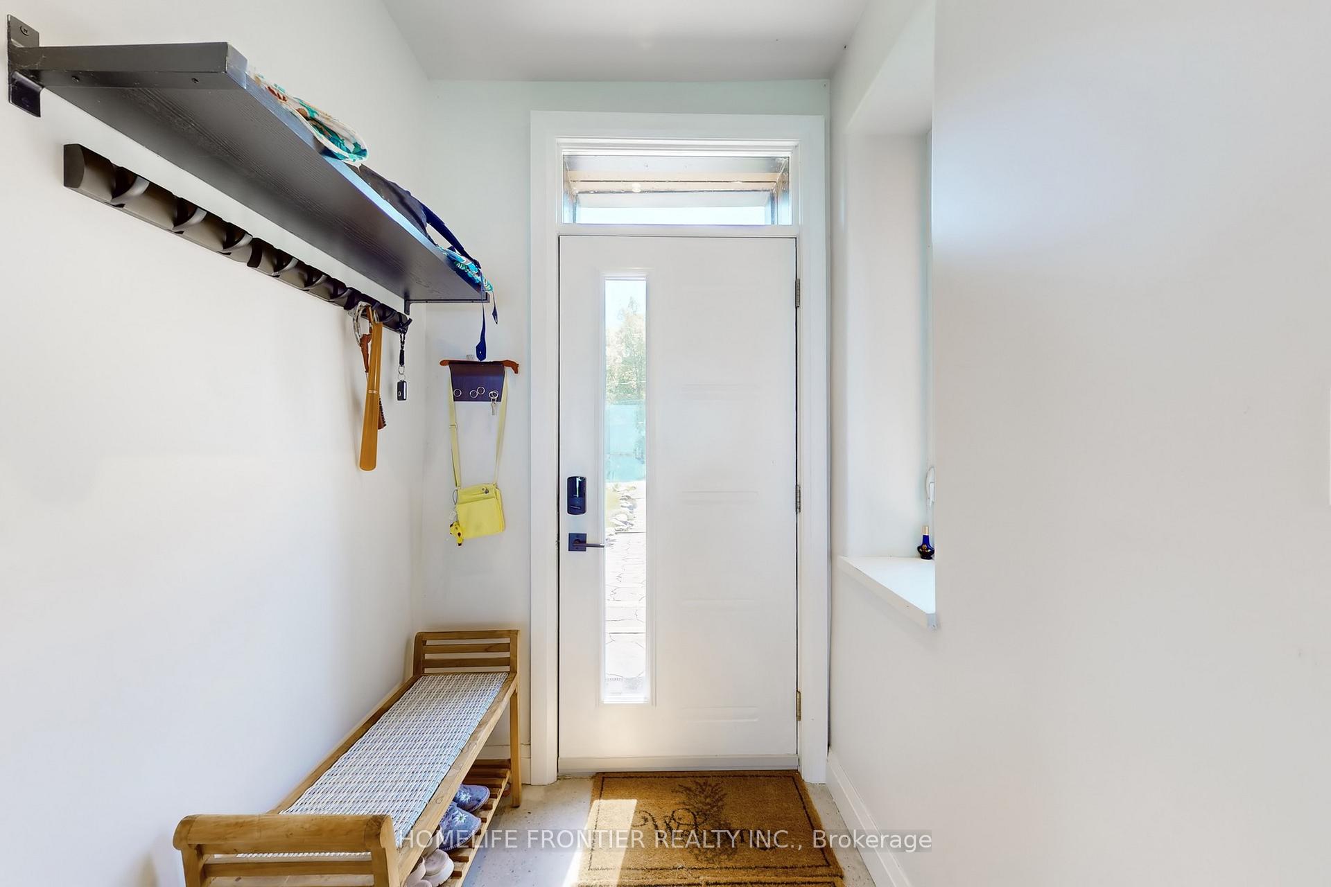 Photo 6 of 44 Irving Drive, Georgina, Pefferlaw — HOMEH