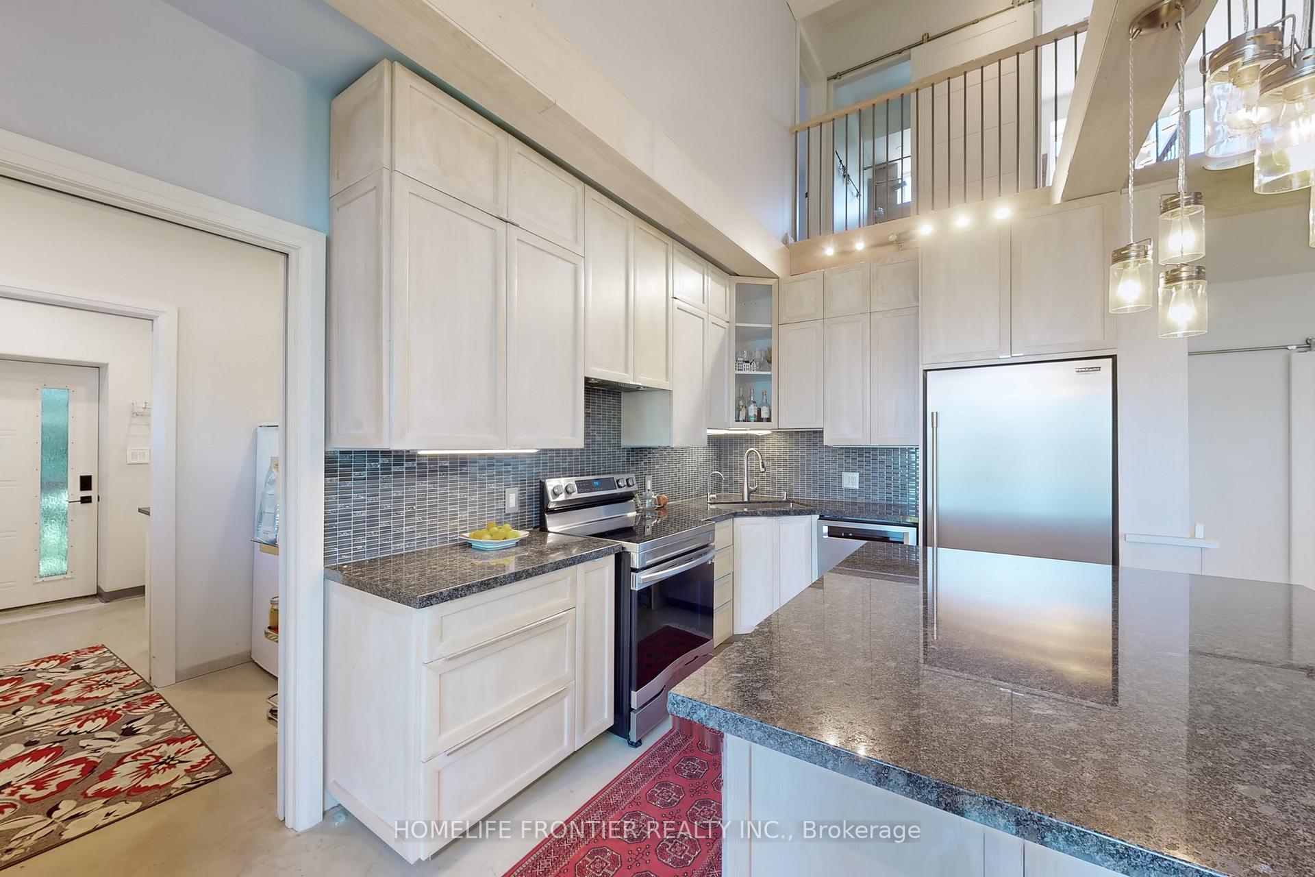 Photo 14 of 44 Irving Drive, Georgina, Pefferlaw — HOMEH