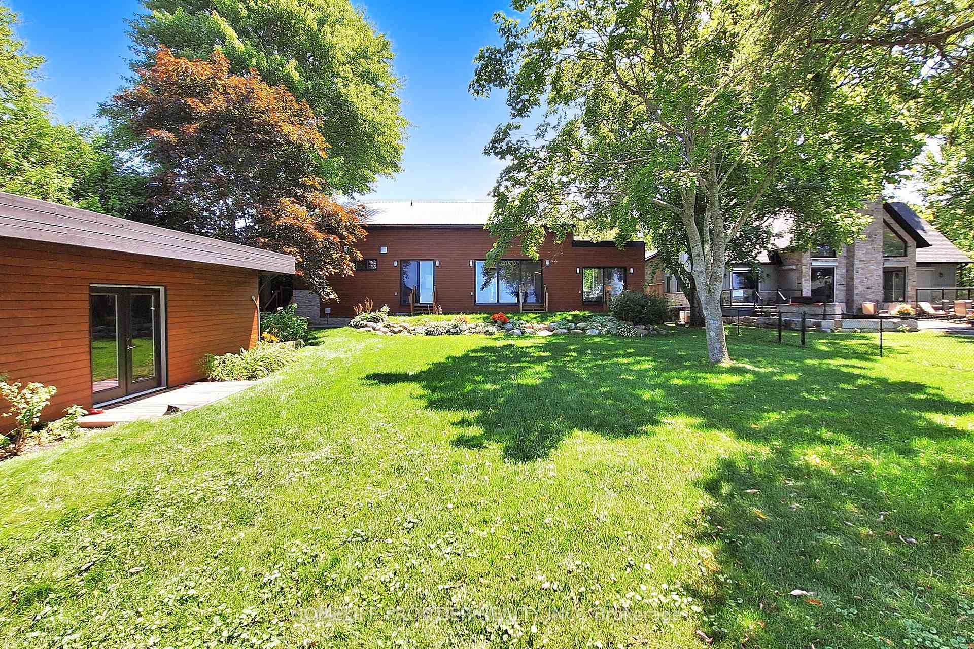 Photo 29 of 44 Irving Drive, Georgina, Pefferlaw — HOMEH