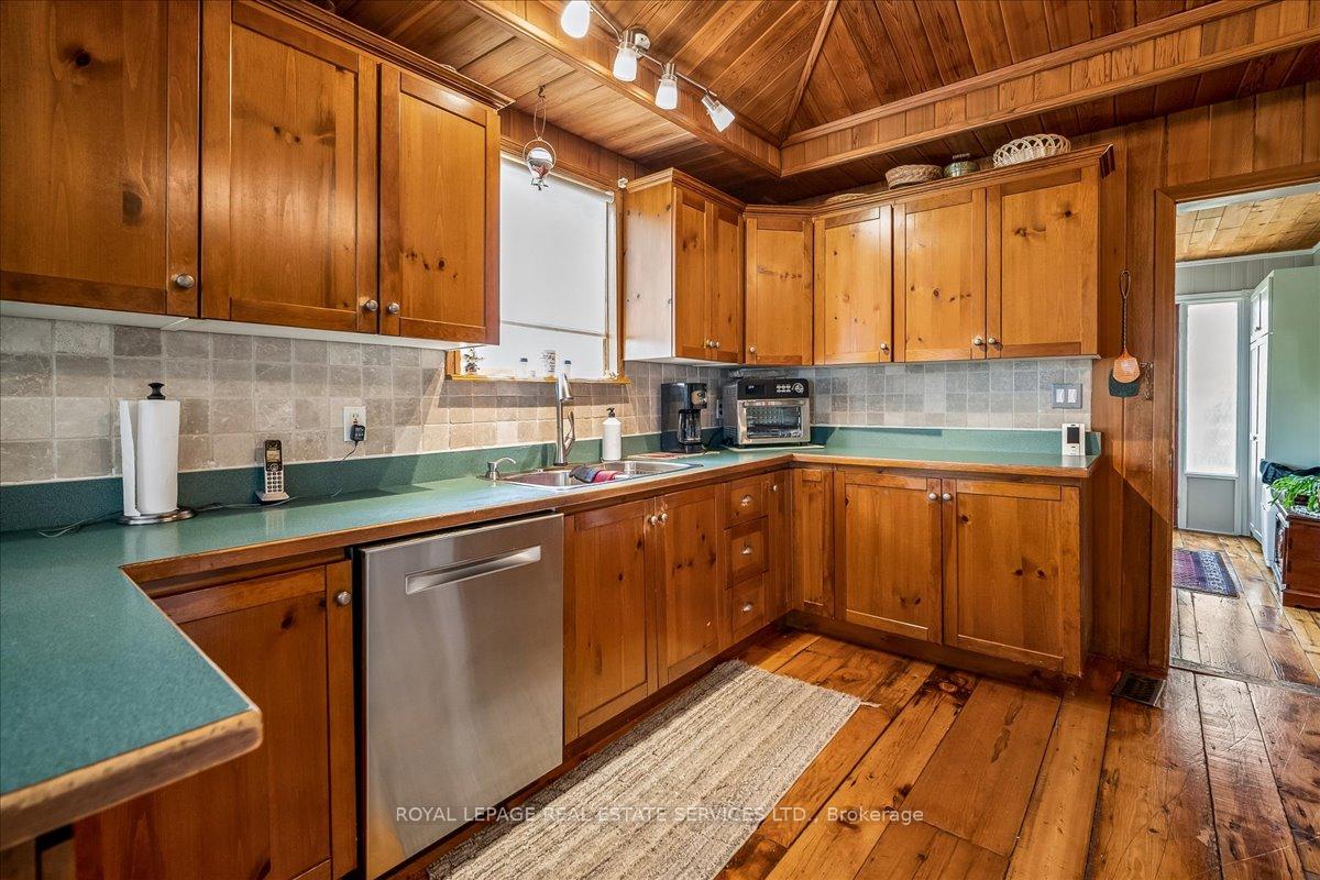 Photo 15 of 2 14th Street, Grimsby, Grimsby Beach — HOMEH