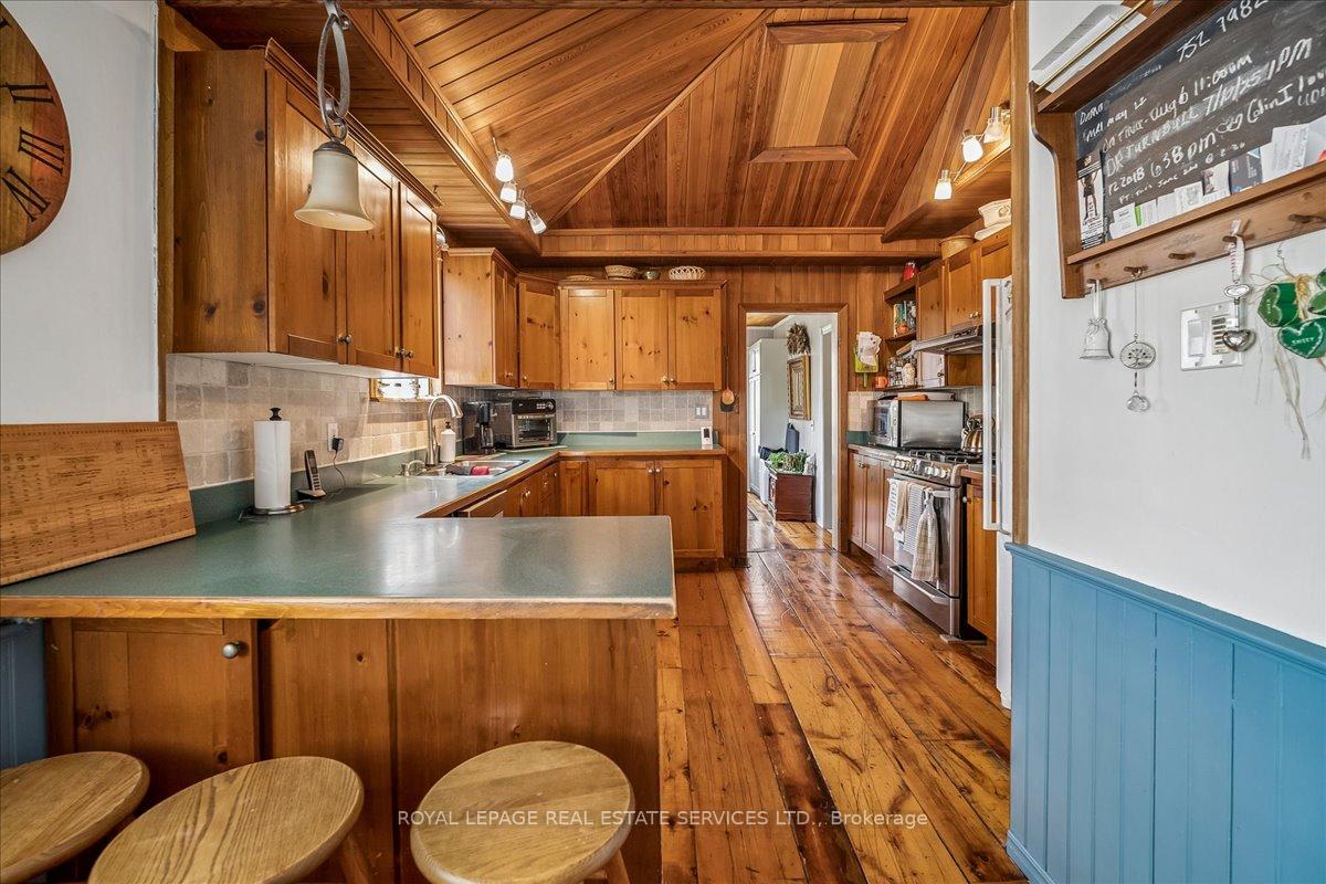 Photo 16 of 2 14th Street, Grimsby, Grimsby Beach — HOMEH