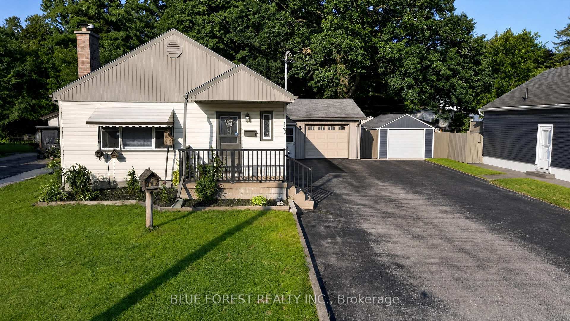 Photo of 140 Highbury Avenue N